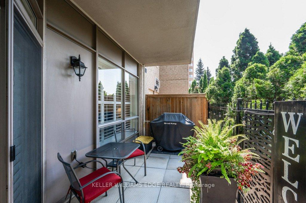 2 Bedrooms Condo at 1150 Parkwest, Mississauga For sale