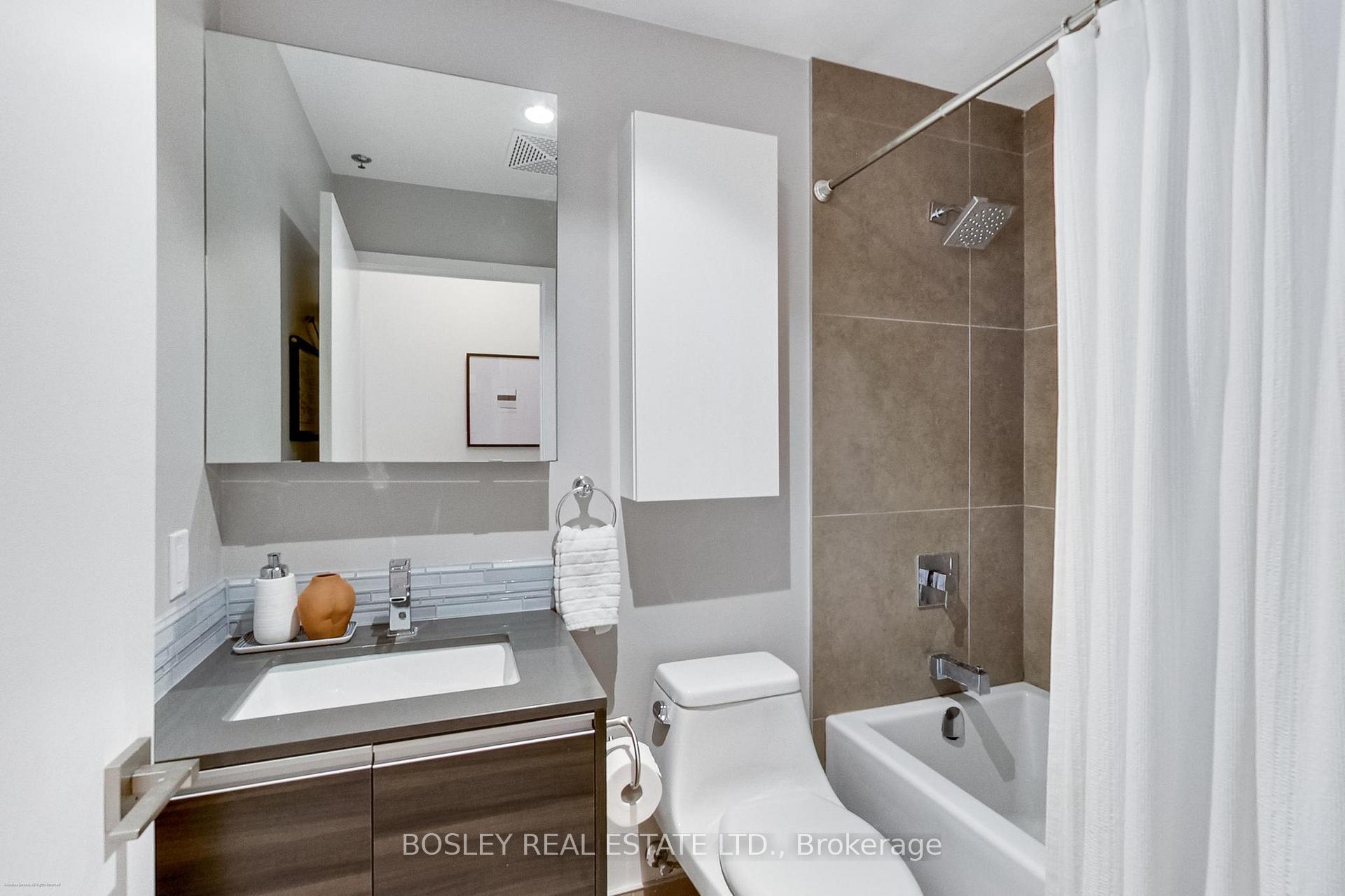 3 Bedrooms Condo at 20 Minowan Miikan, Toronto For sale