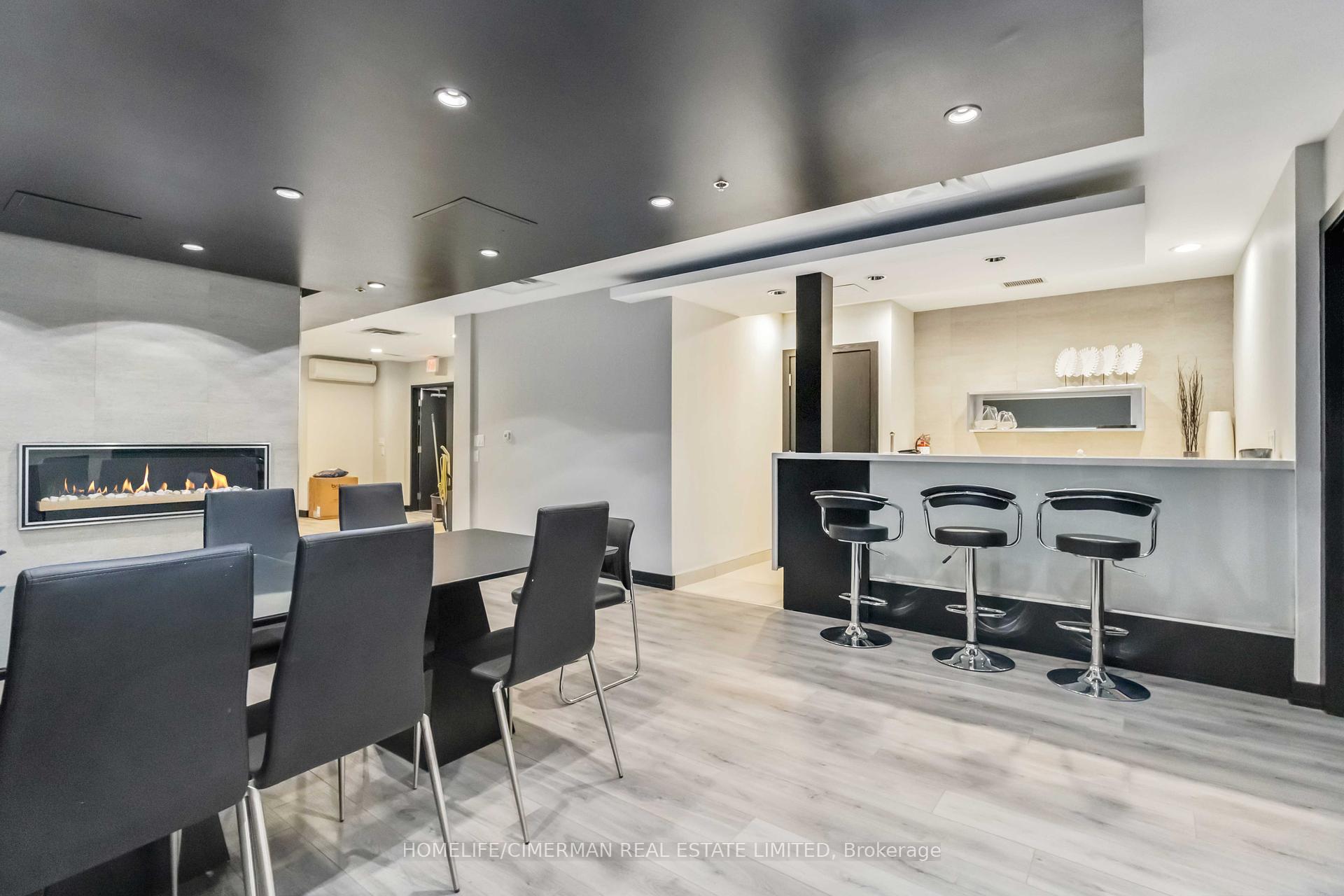 3 Bedrooms Condo at 120 Dallimore, Toronto For sale