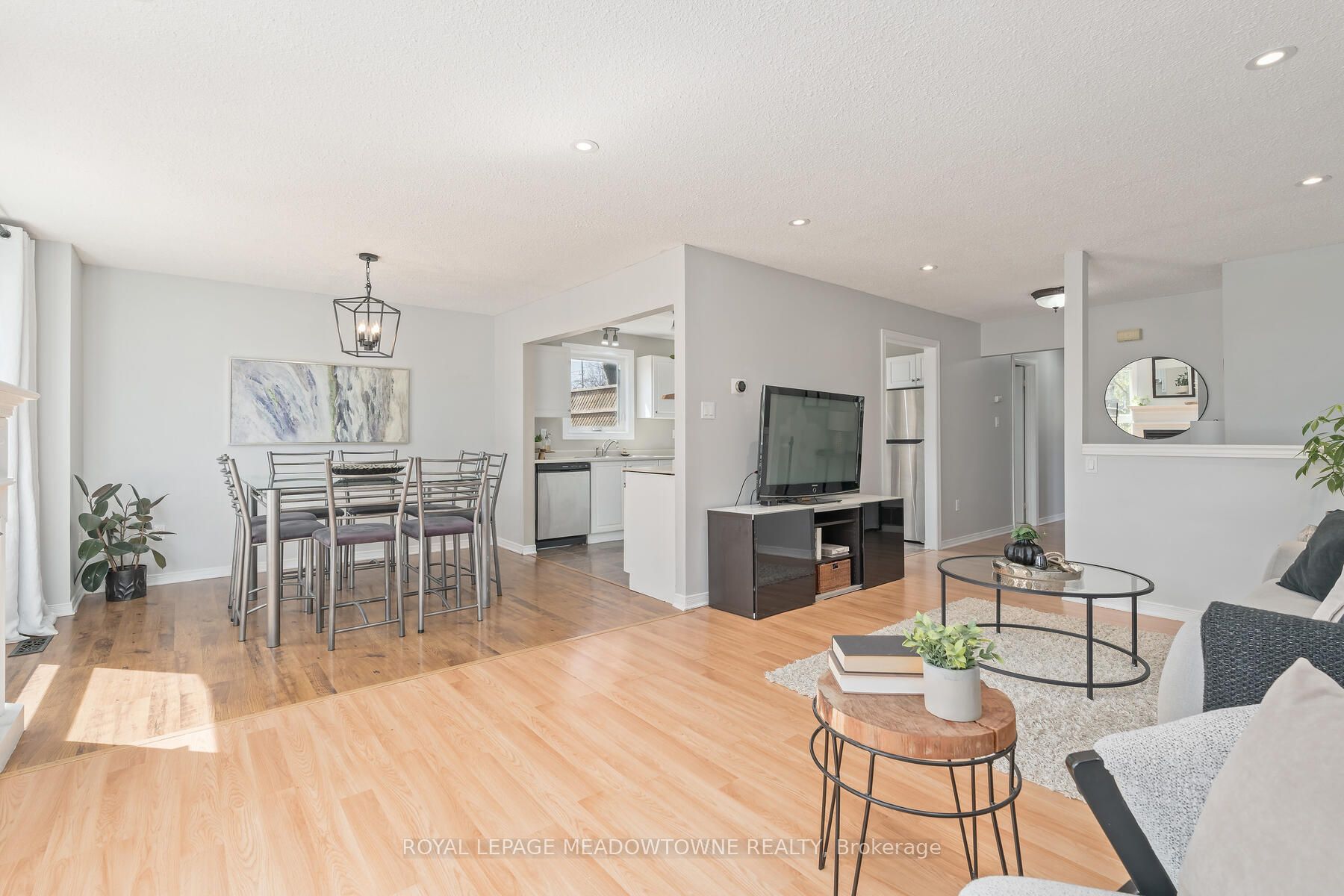 338 Whitehead Crescent