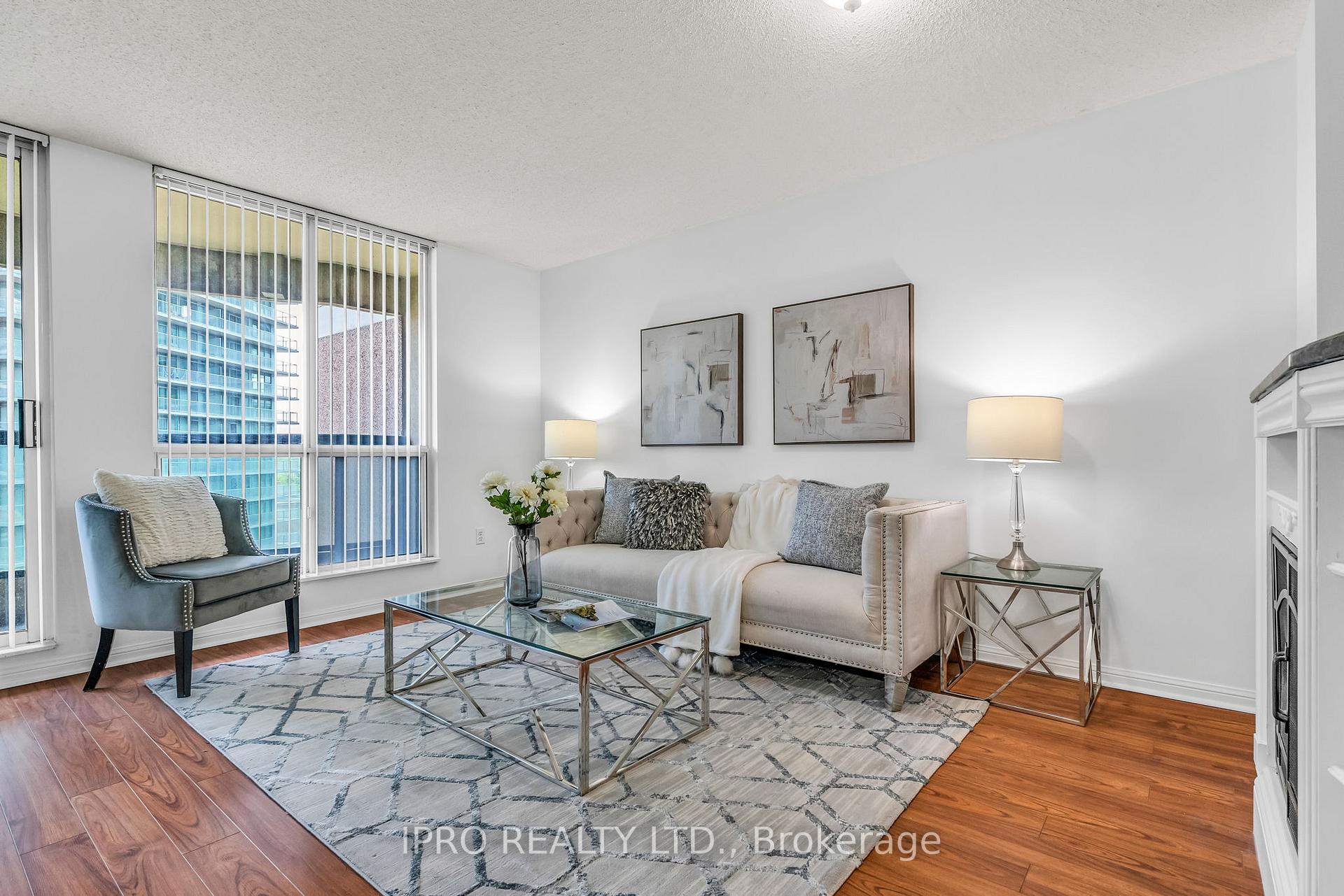 3 Bedrooms Condo at 23 Lorraine, Toronto For sale