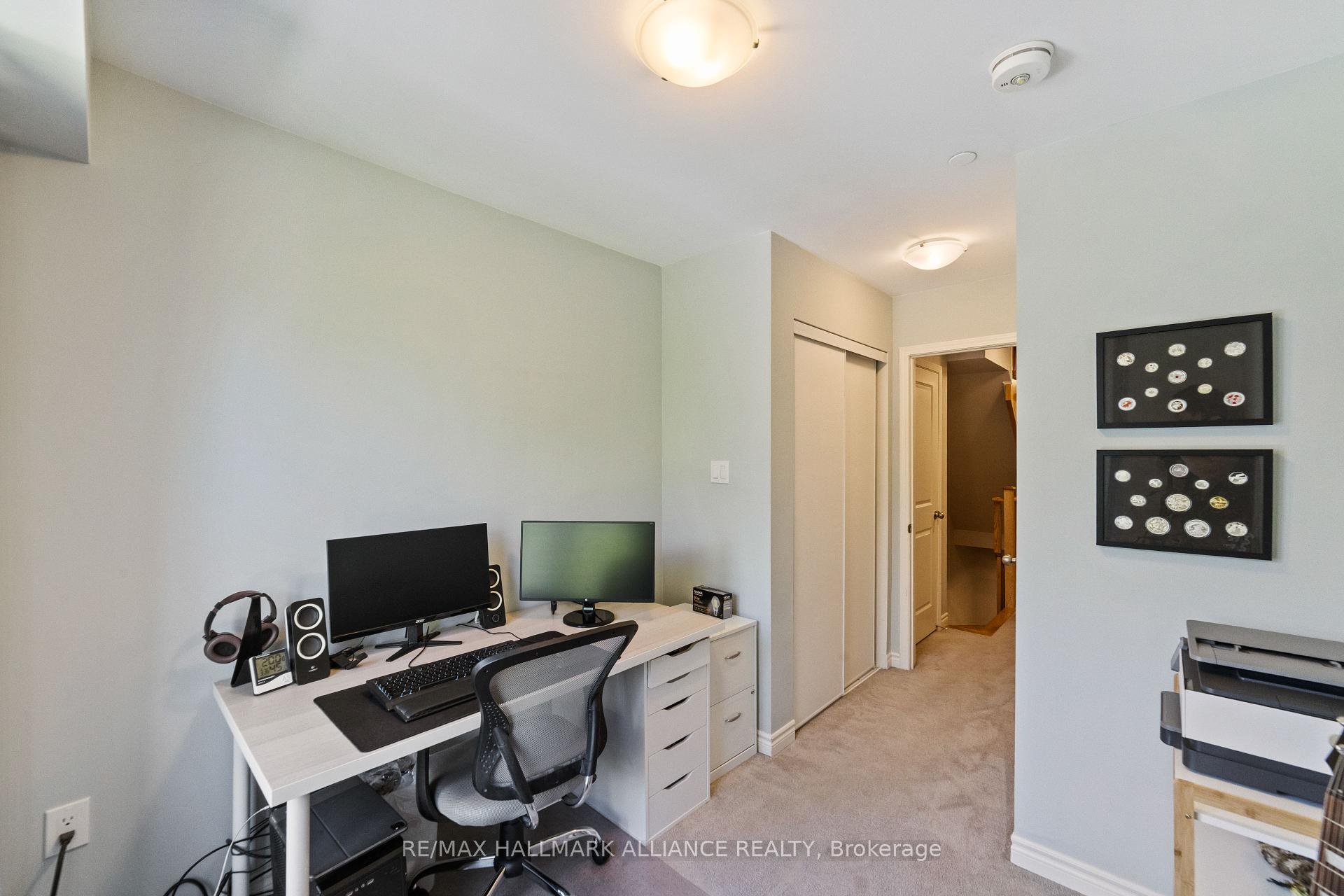 3 Bedrooms Condo at 1150 Stroud, Mississauga For sale