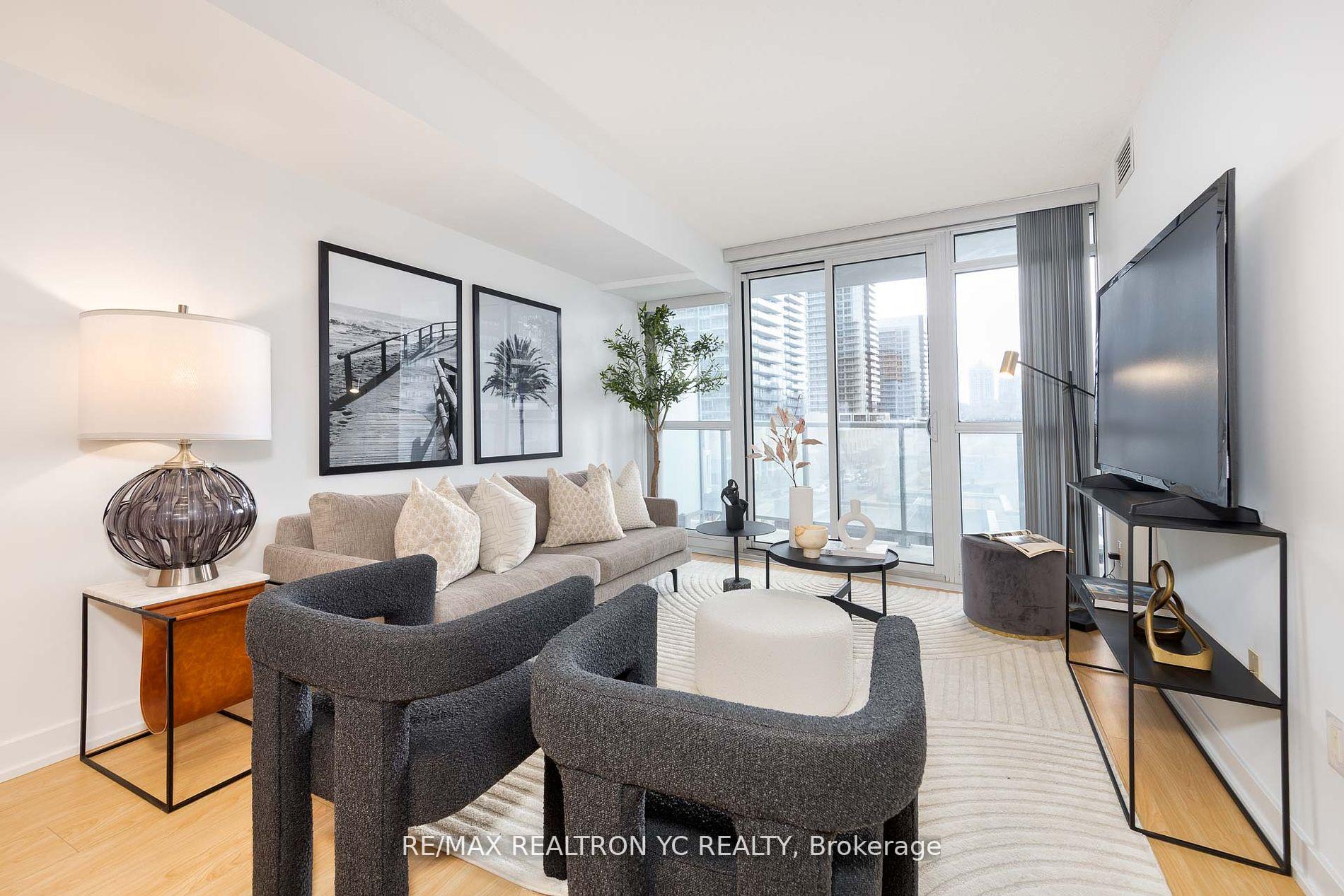 2 Bedrooms Condo at 121 Mcmahon, Toronto For sale