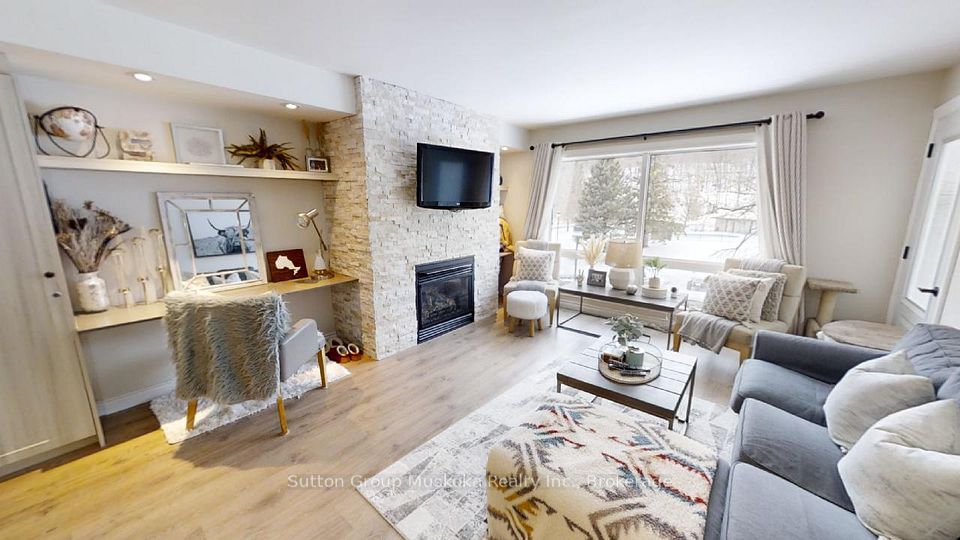 1235 Deerhurst