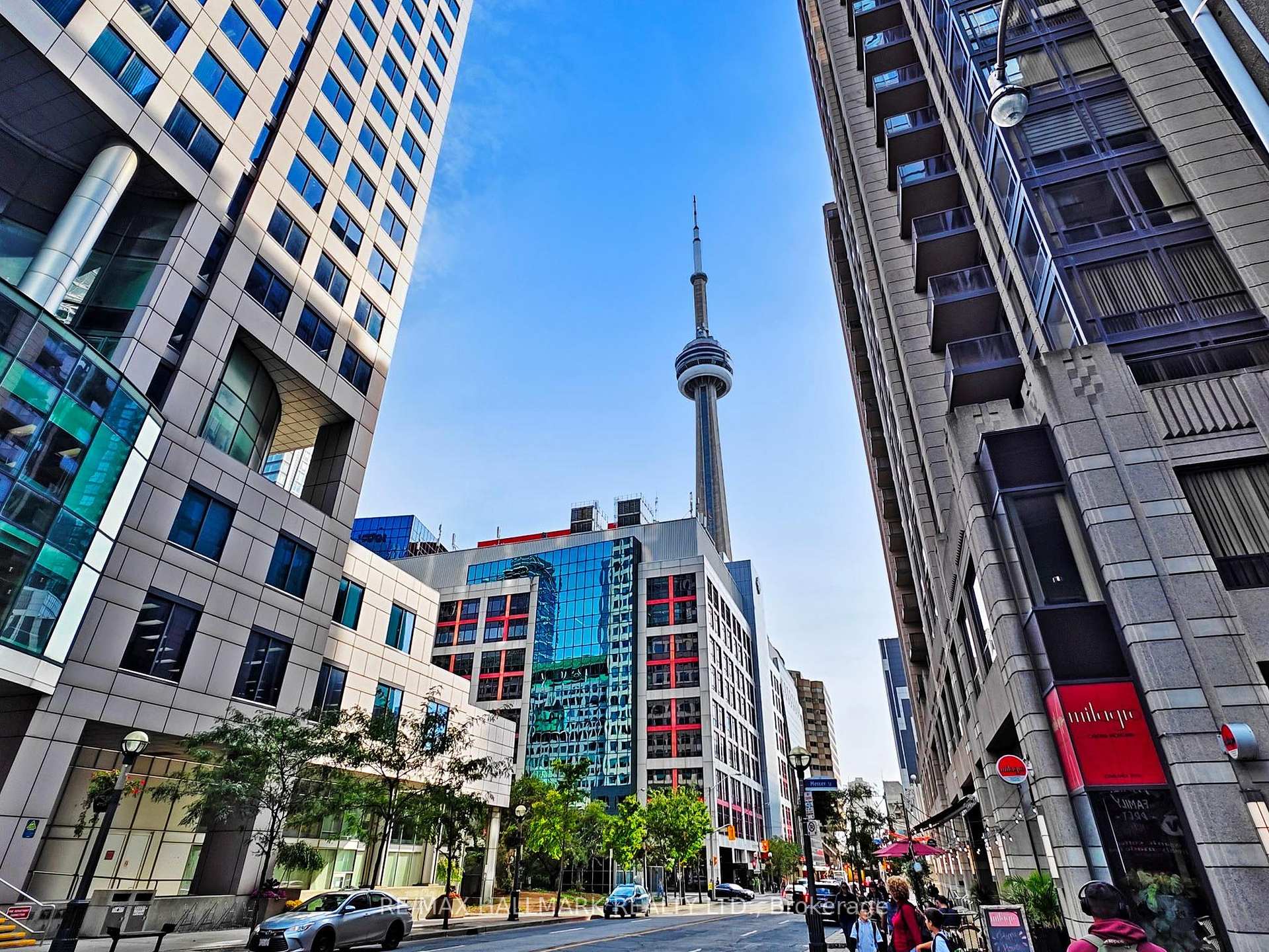 2 Bedrooms Condo at 8 Mercer, Toronto For sale