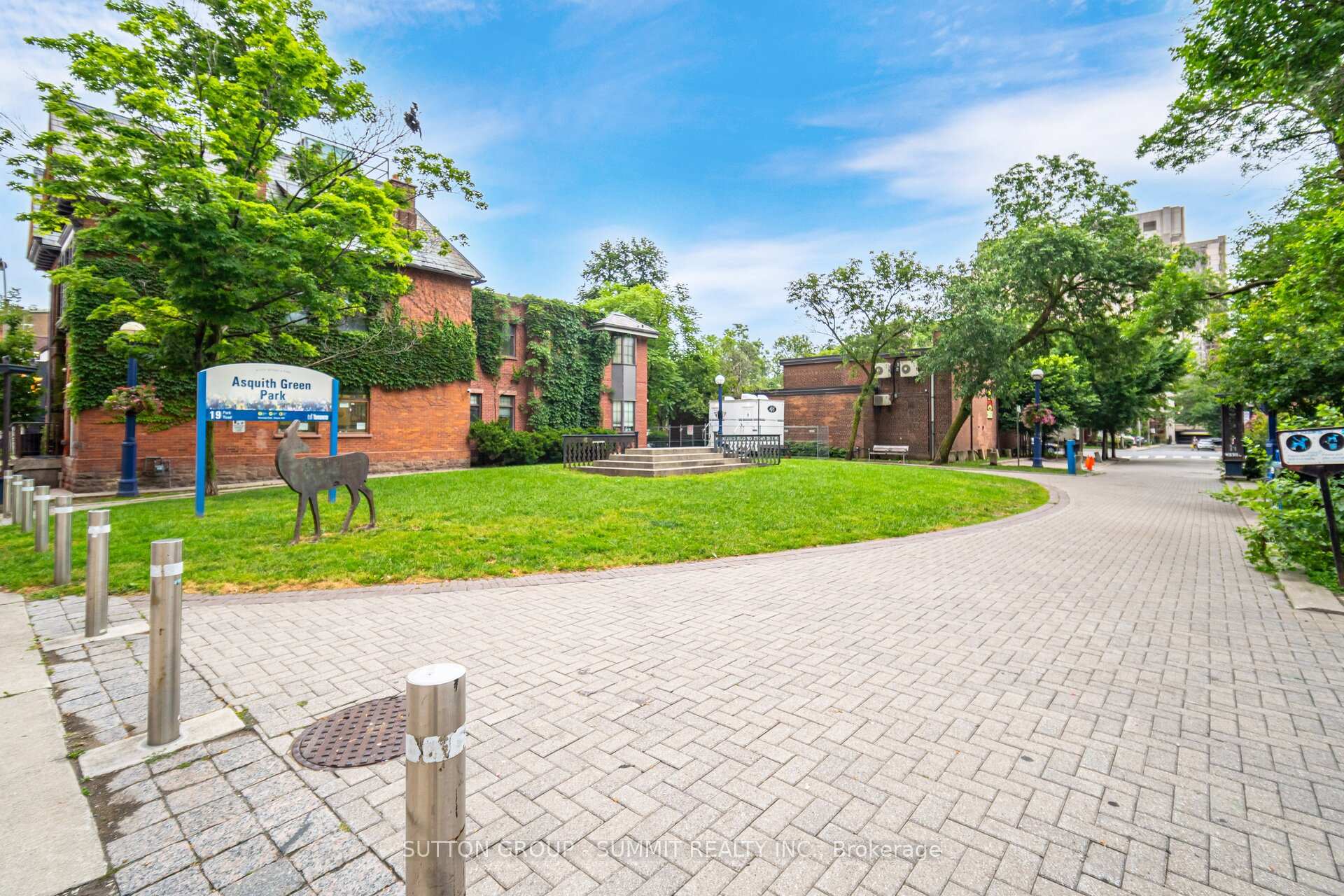 2 Bedrooms Condo at 8 Park, Toronto For sale
