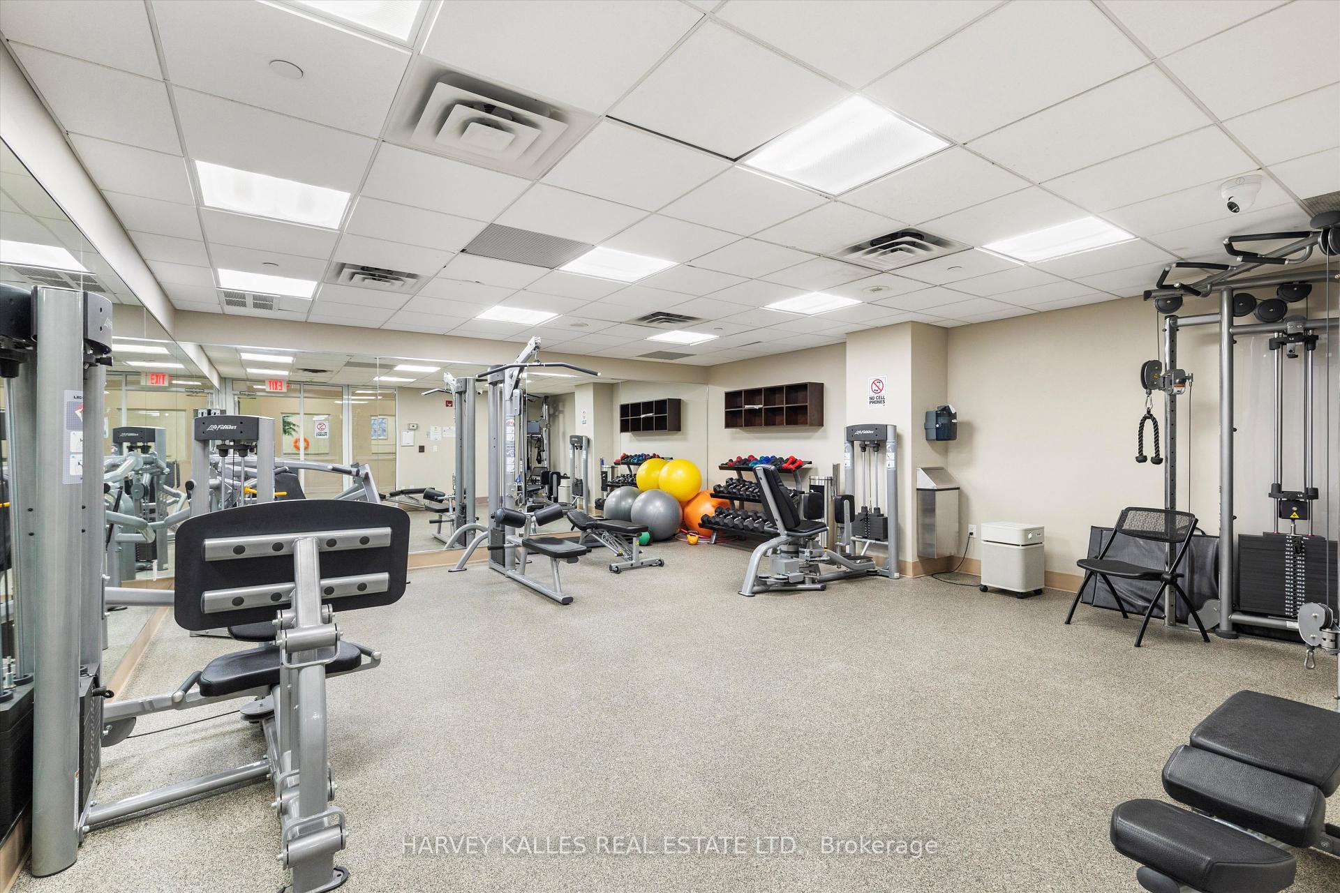 3 Bedrooms Condo at 662 Sheppard, Toronto For sale