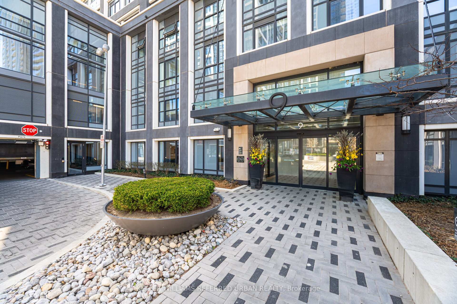 2 Bedrooms Condo at 9 Mabelle, Toronto For sale