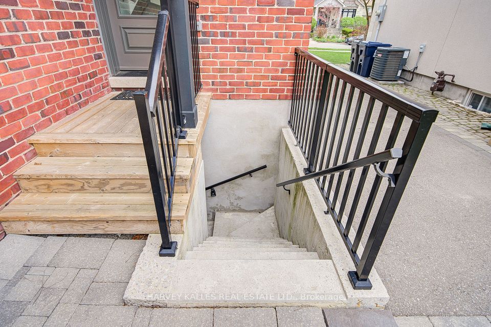 125 Dell Park Avenue Bsmt