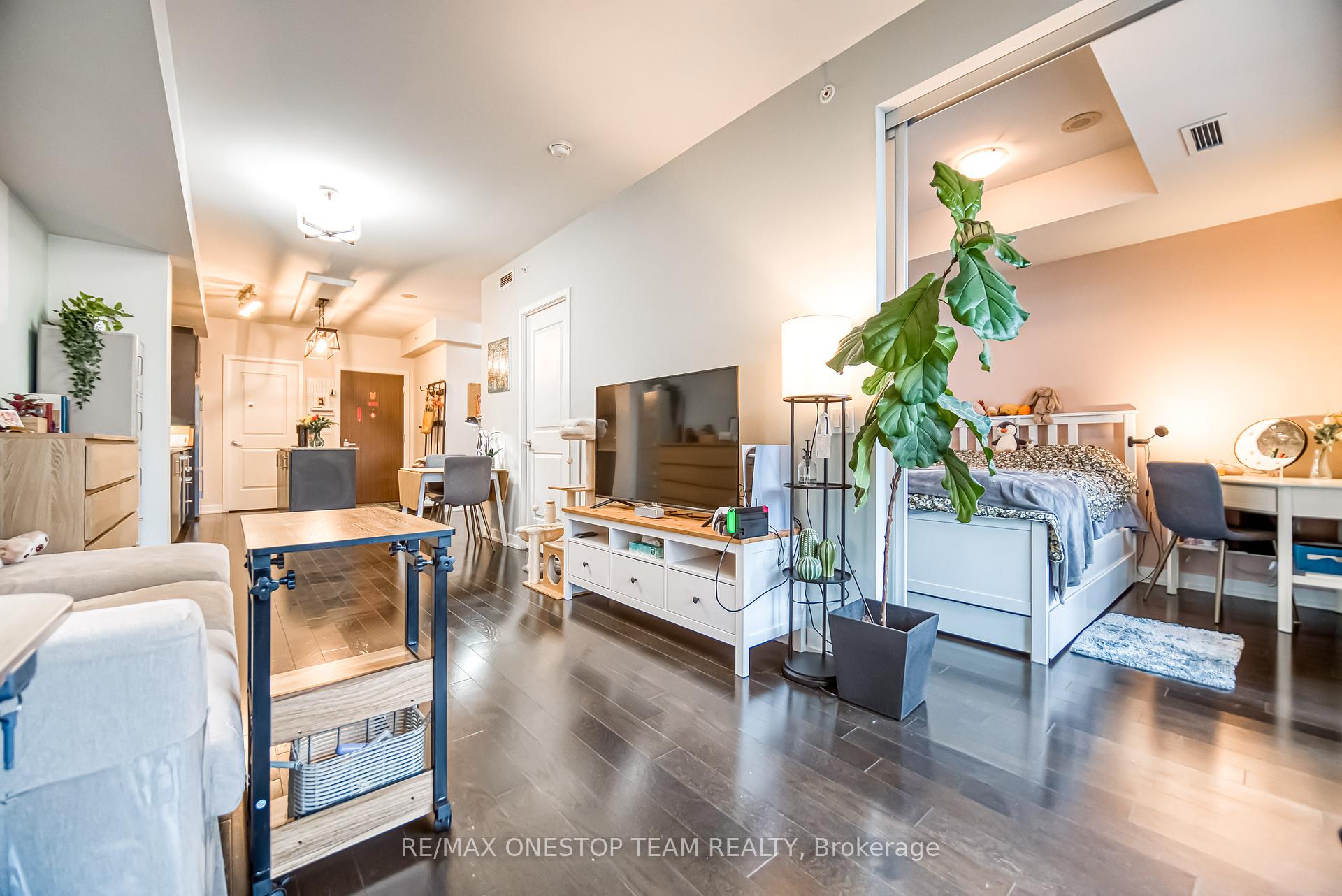 2 Bedrooms Co-op at 1 The Esplanade, Toronto For sale