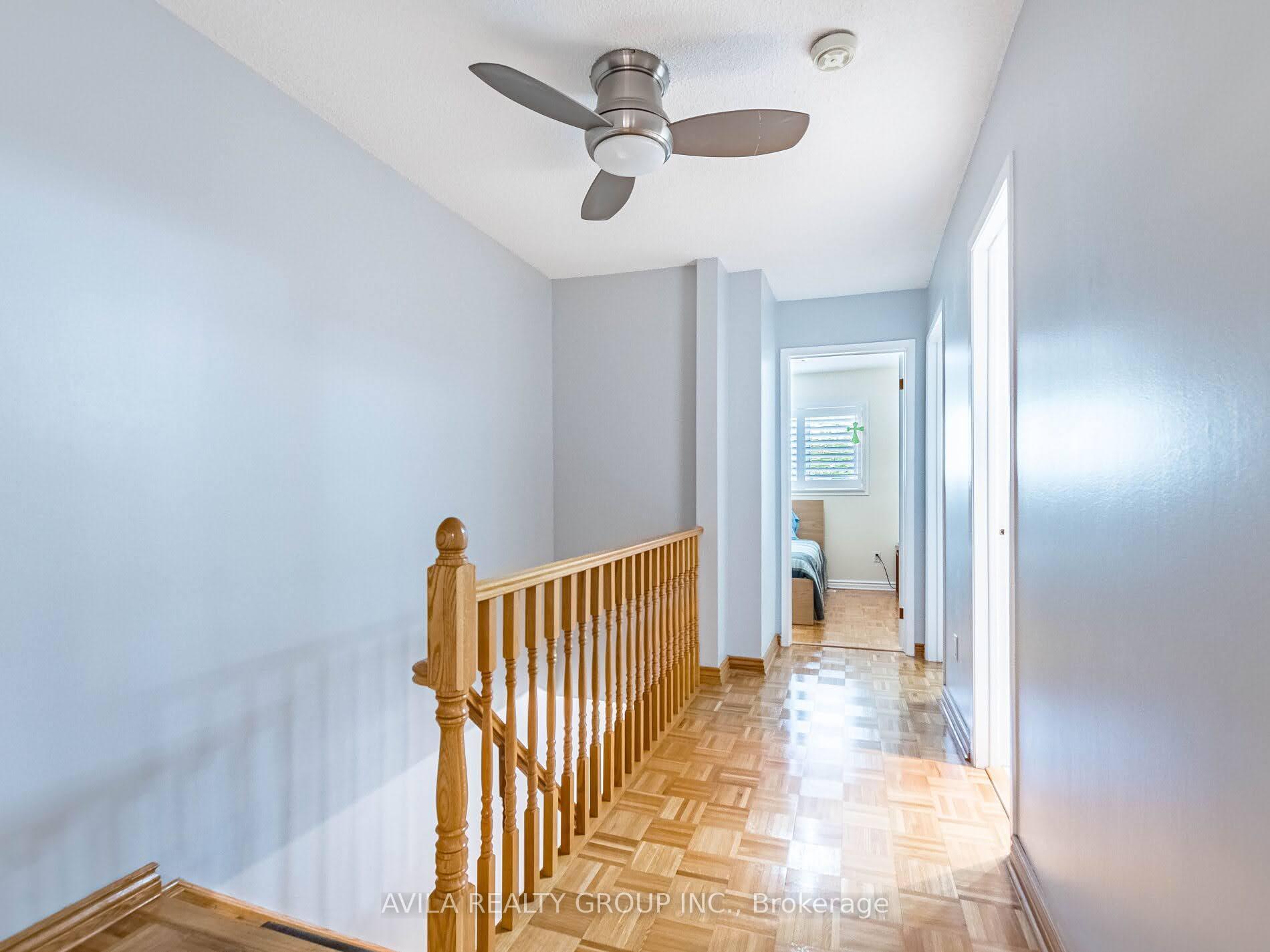 4 Bedrooms Condo at 750 Burnhamthorpe, Mississauga For sale