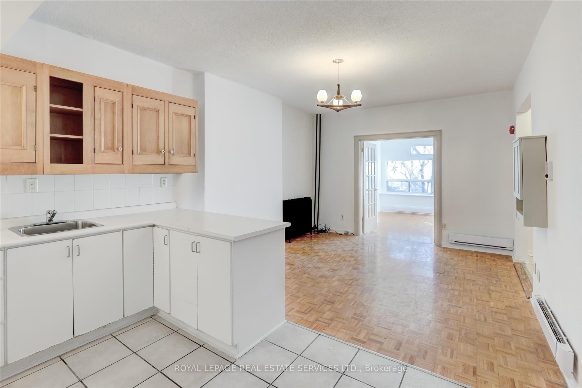1530 King Street W, #101