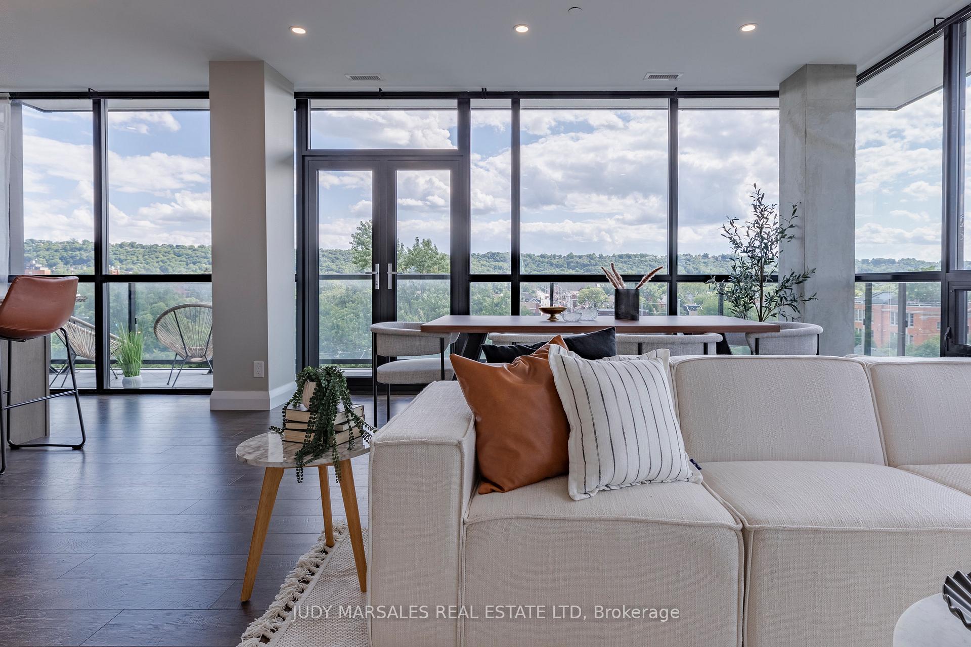 2 Bedrooms Condo at 101 Locke,  Hamilton For sale