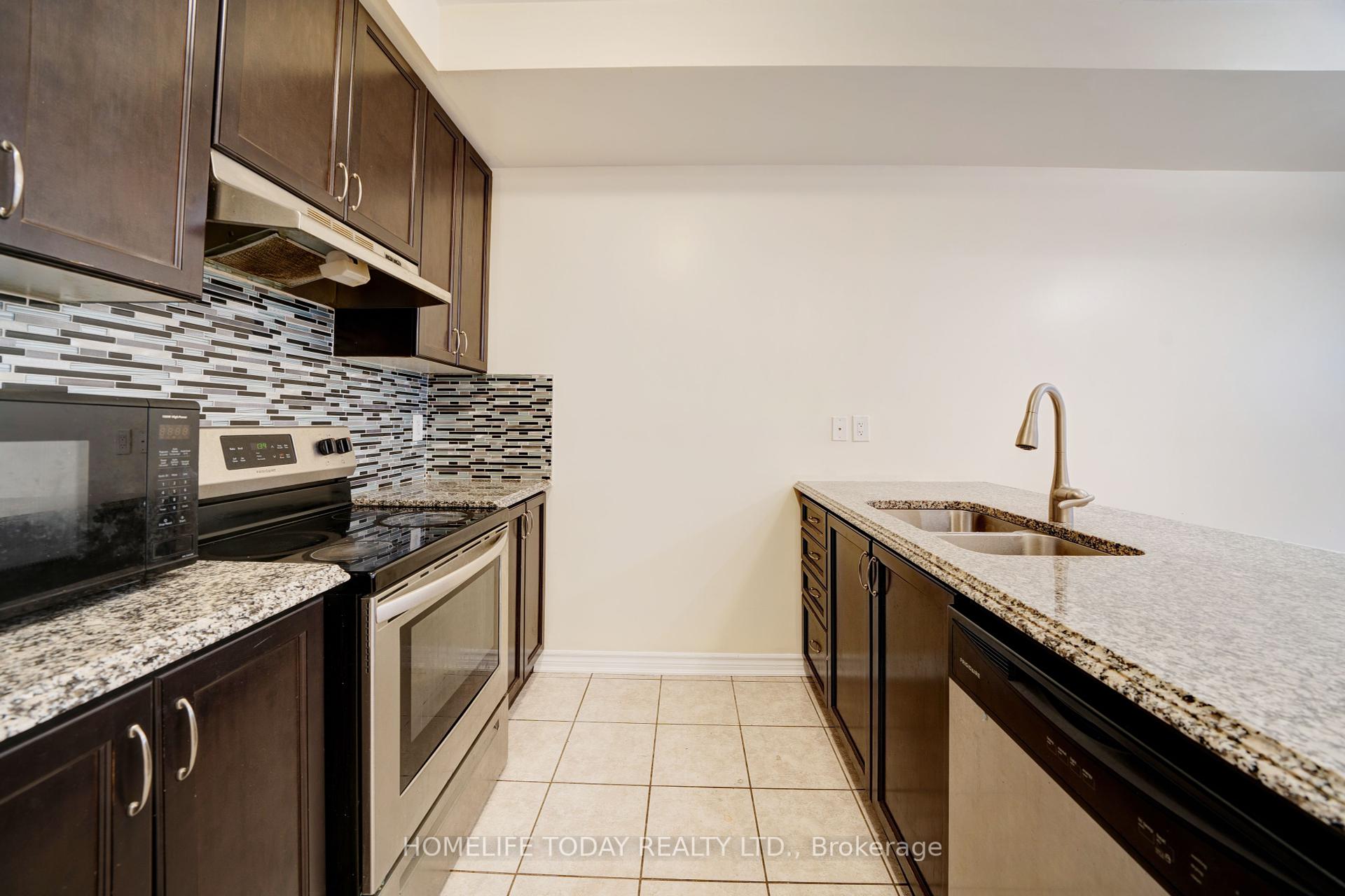 3 Bedrooms Condo at 45 Heron Park, Toronto For sale