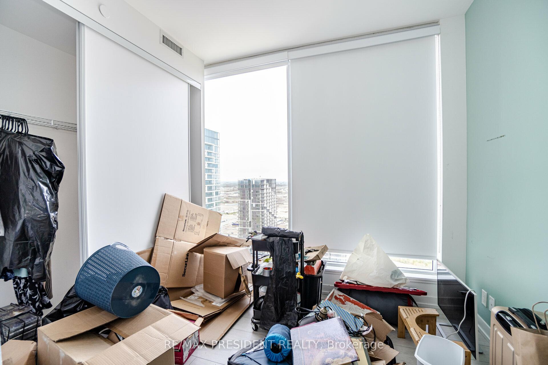 3 Bedrooms Condo at 5 Buttermill, Vaughan For sale