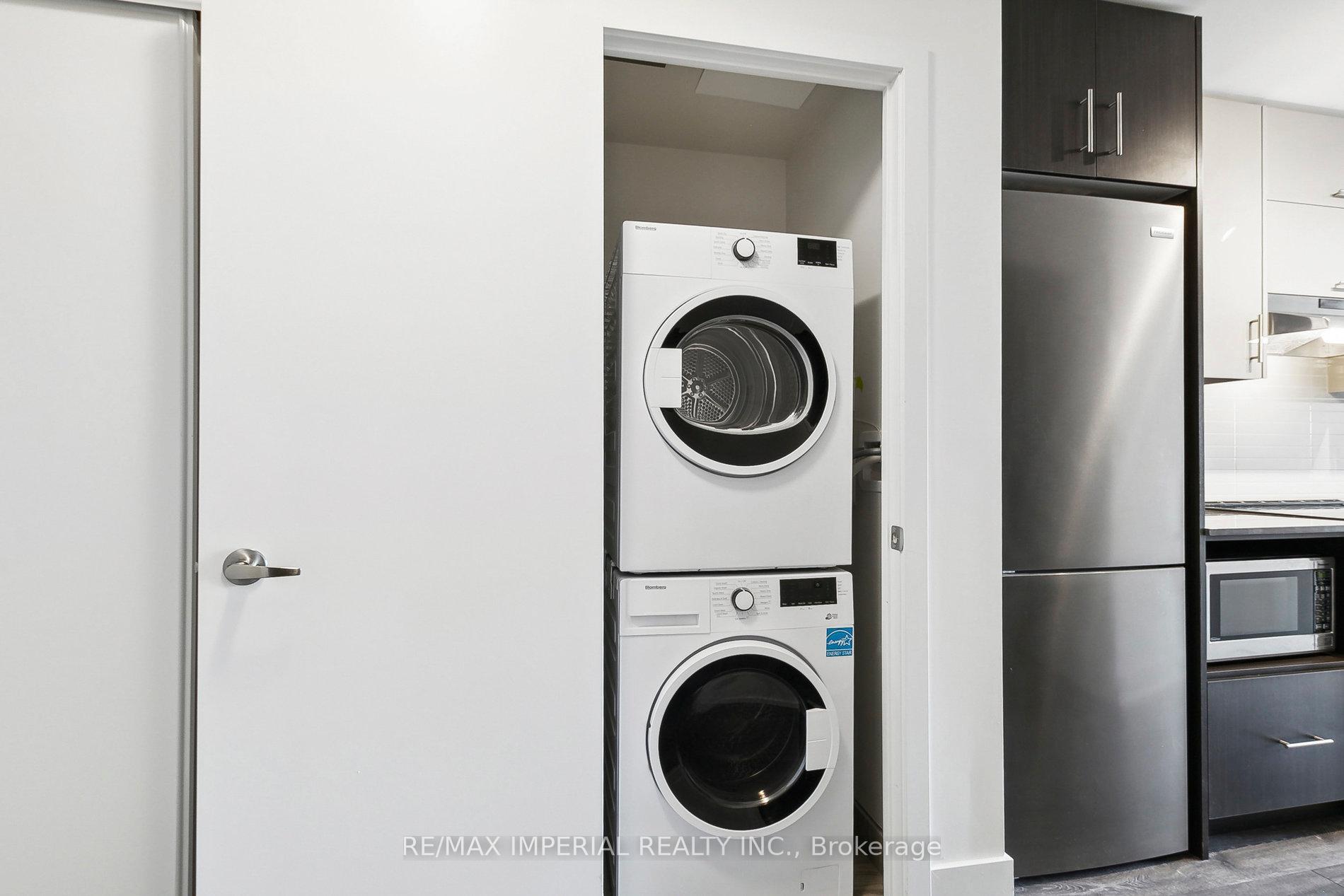 2 Bedrooms Condo at 188 Fairview Mall,  Toronto For sale