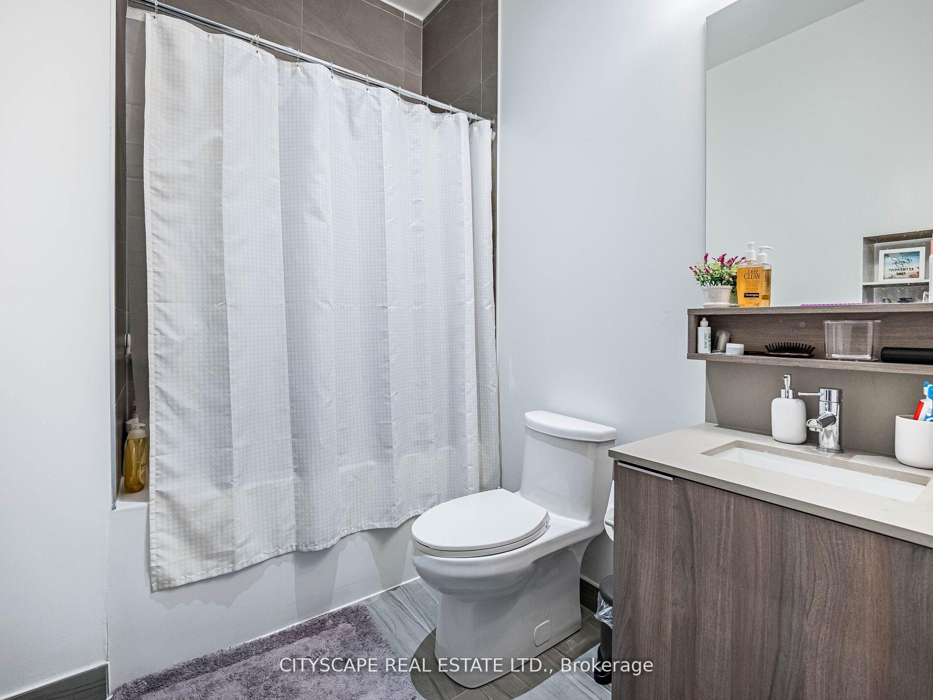 4 Bedrooms Condo at 9 Buttermill, Vaughan For sale