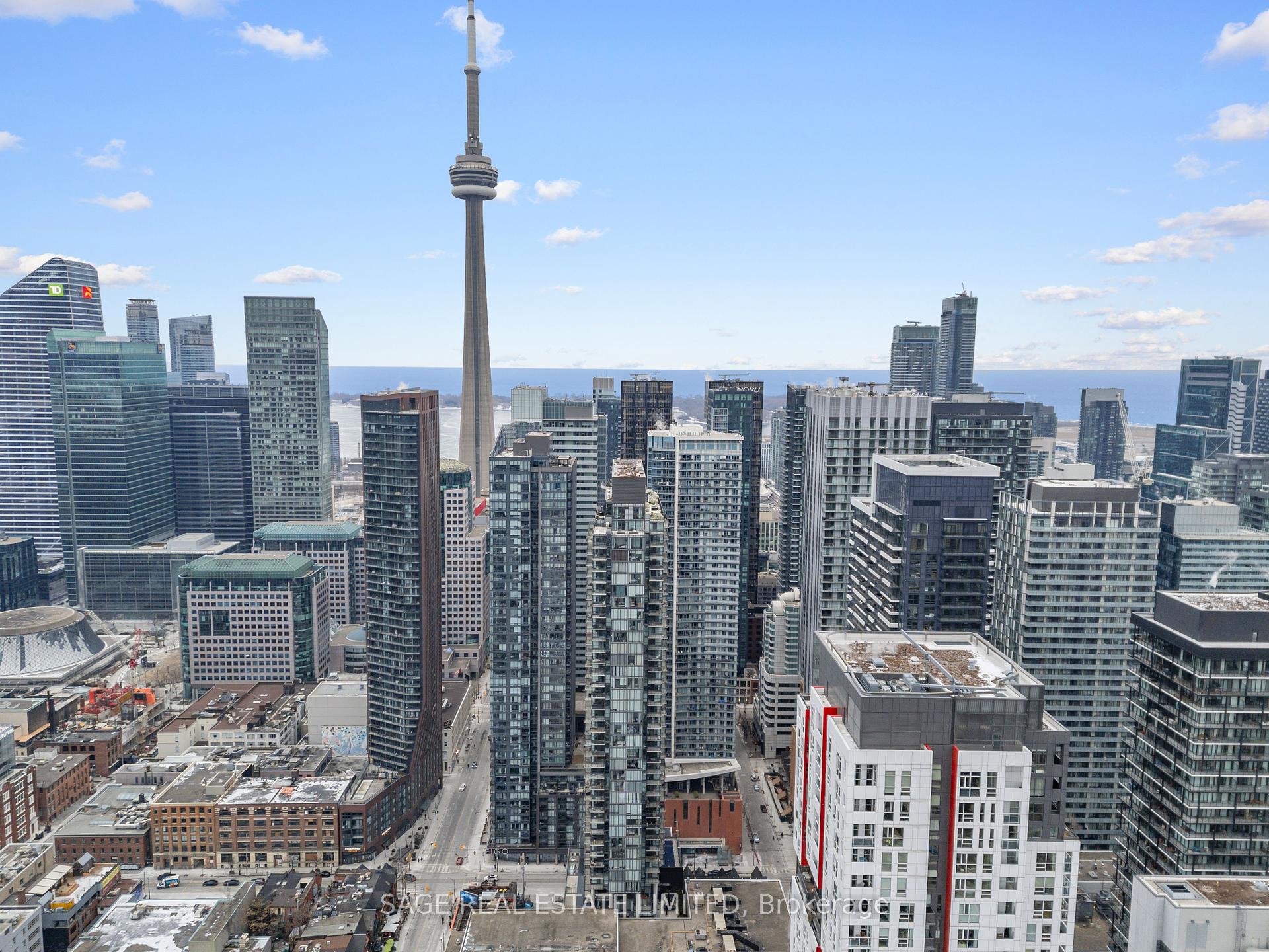2 Bedrooms Condo at 290 Adelaide, Toronto For sale