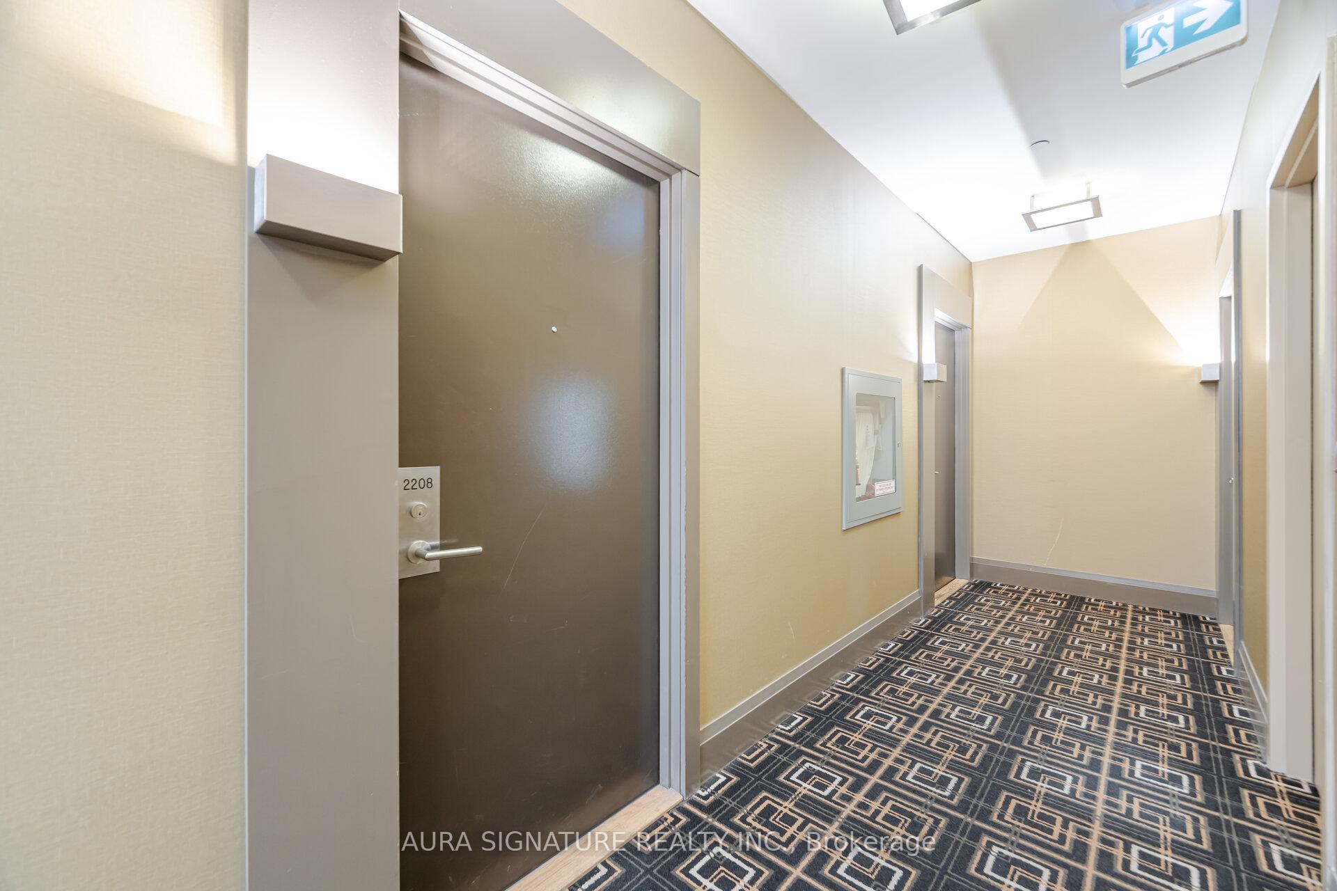 2 Bedrooms Condo at 15 Zorra, Toronto For sale