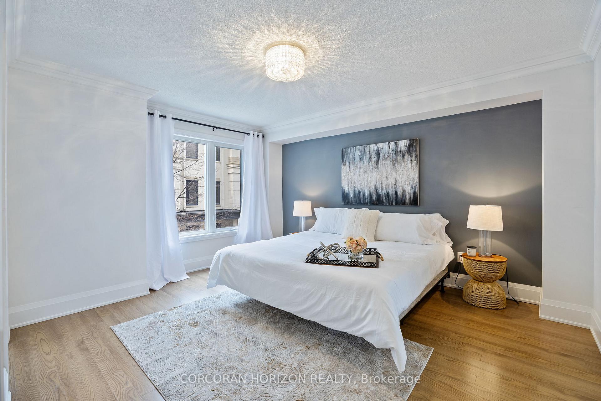 4 Bedrooms Condo at 9 Oakburn, Toronto For sale