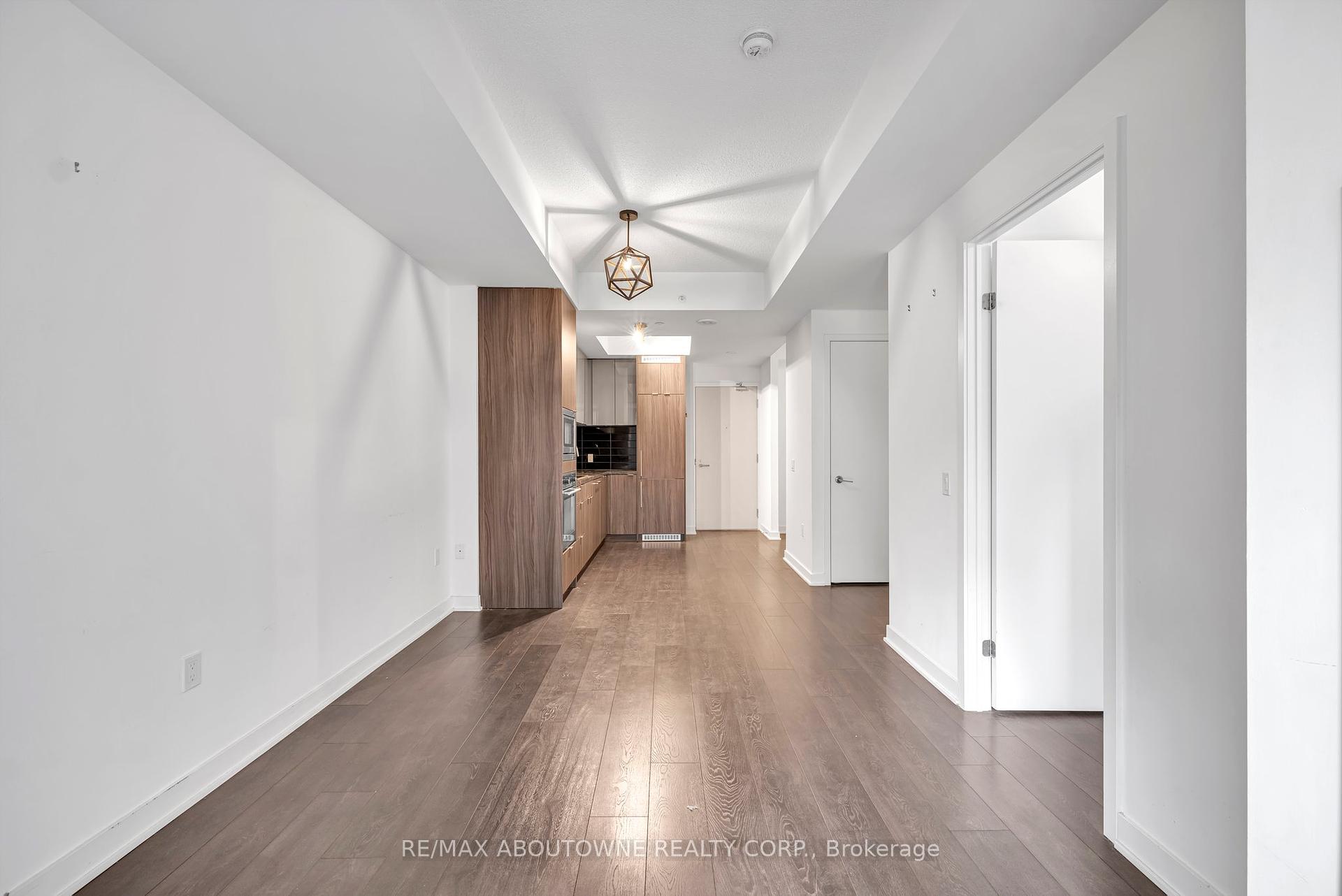 2 Bedrooms Condo at 115 Blue Jays, Toronto For sale