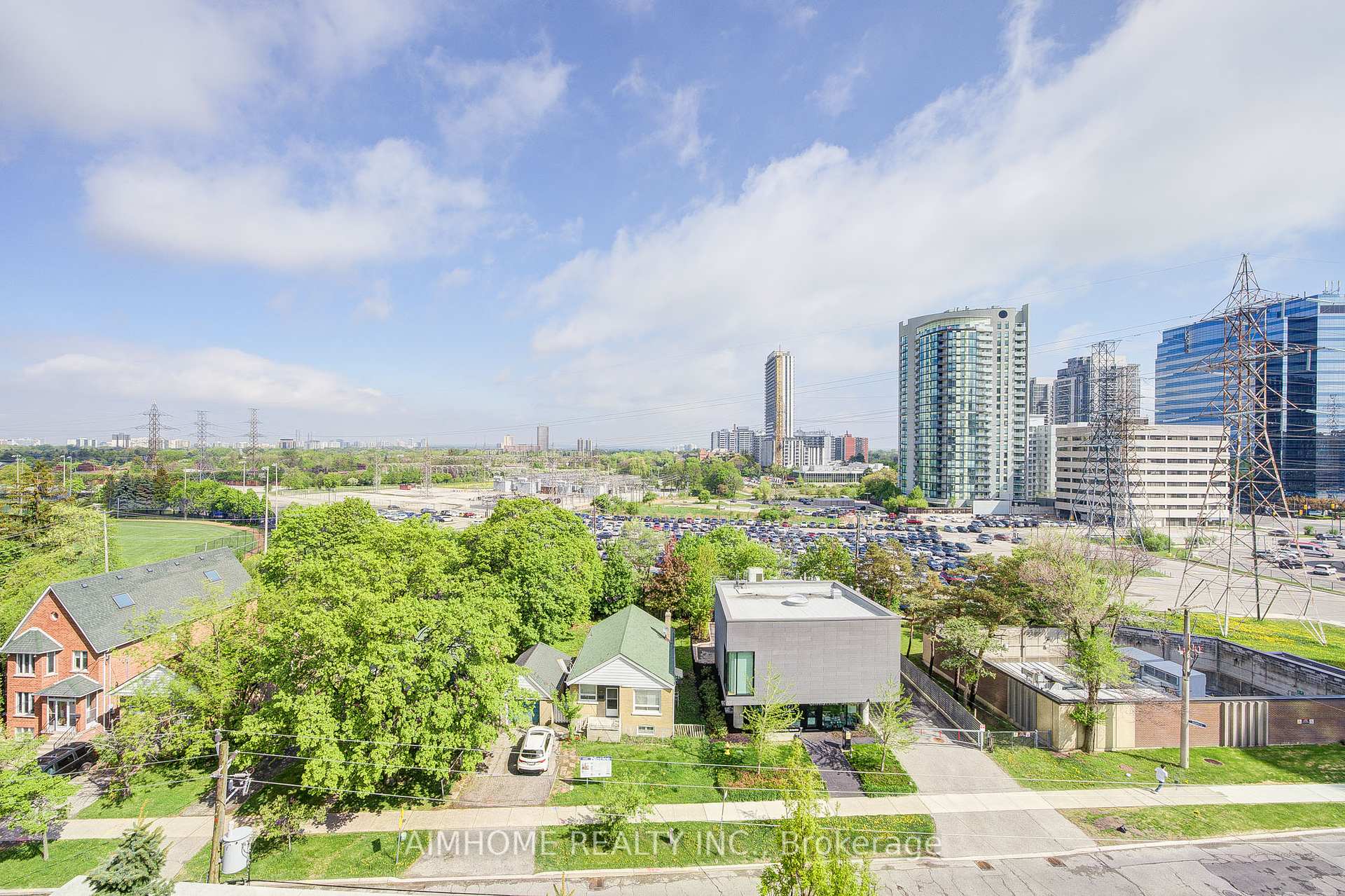 2 Bedrooms Condo at 25 Greenview, Toronto For sale
