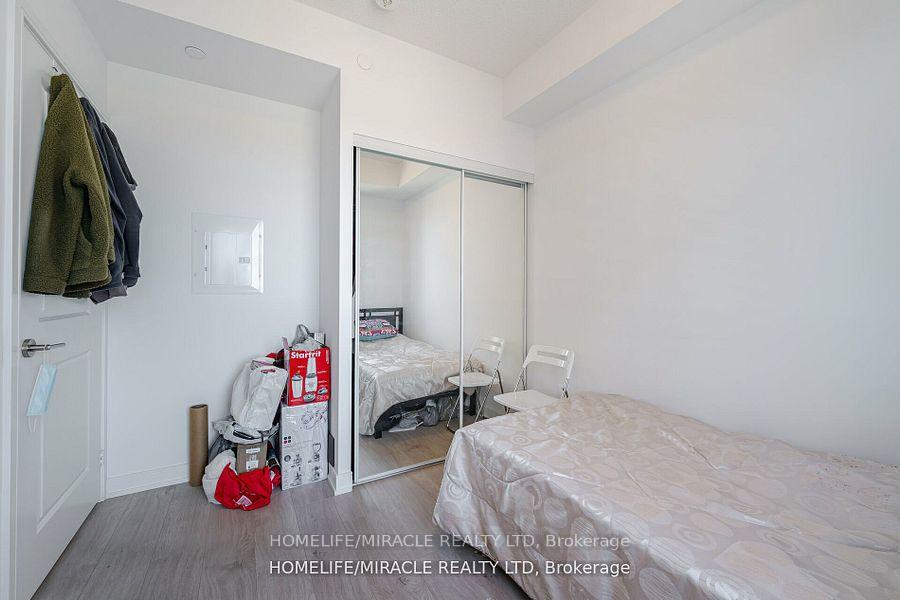 3 Bedrooms Condo at 8 Nahani, Mississauga For sale