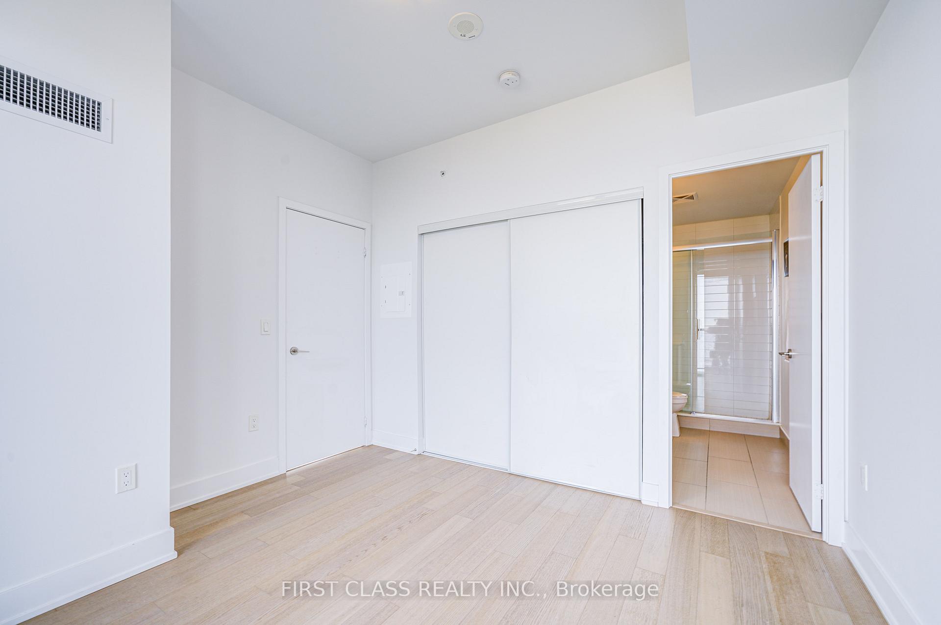 2 Bedrooms Condo at 20 Shore Breeze, Toronto For sale