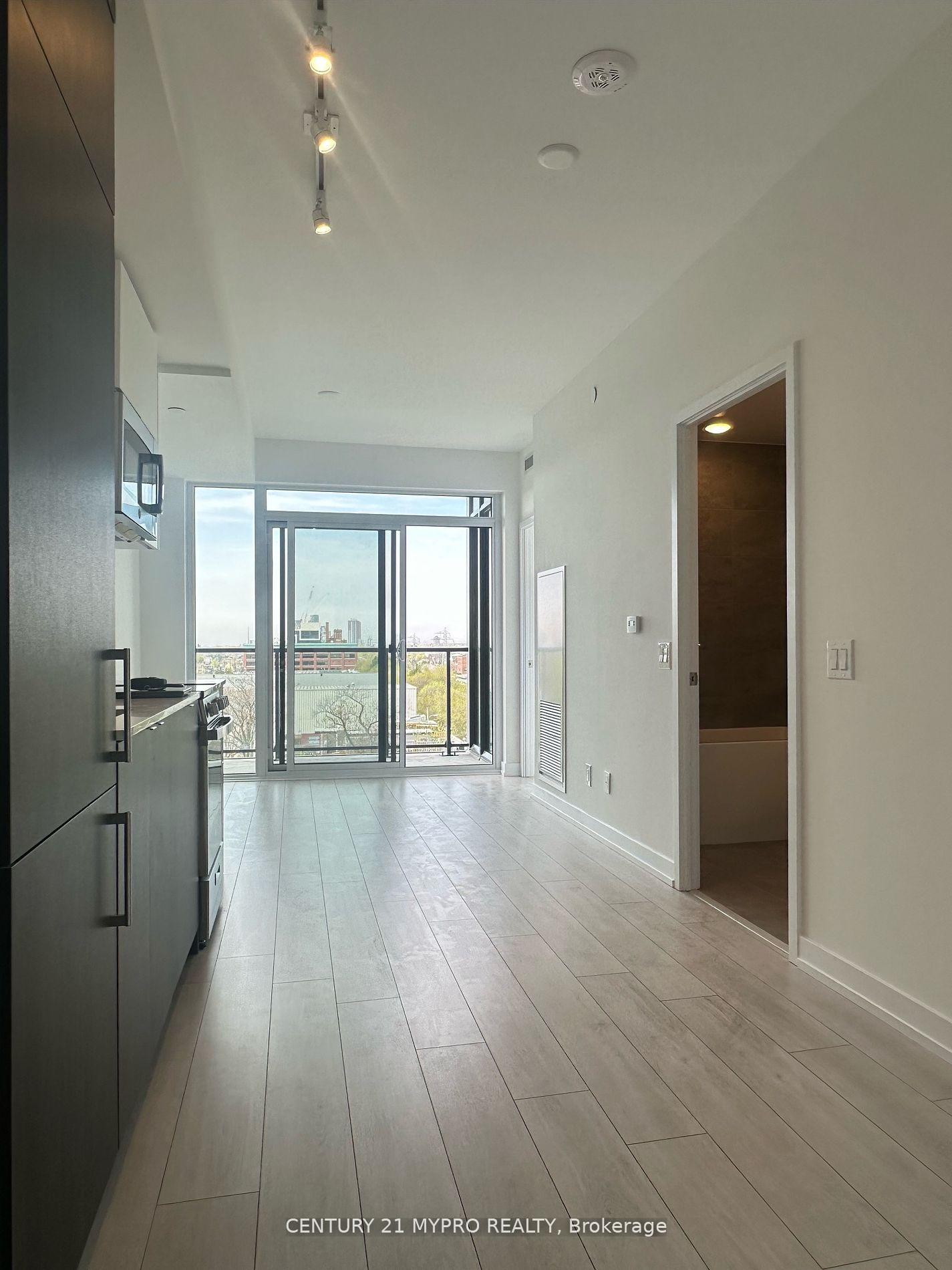 2 Bedrooms Condo at 500 Dupont,  Toronto For sale