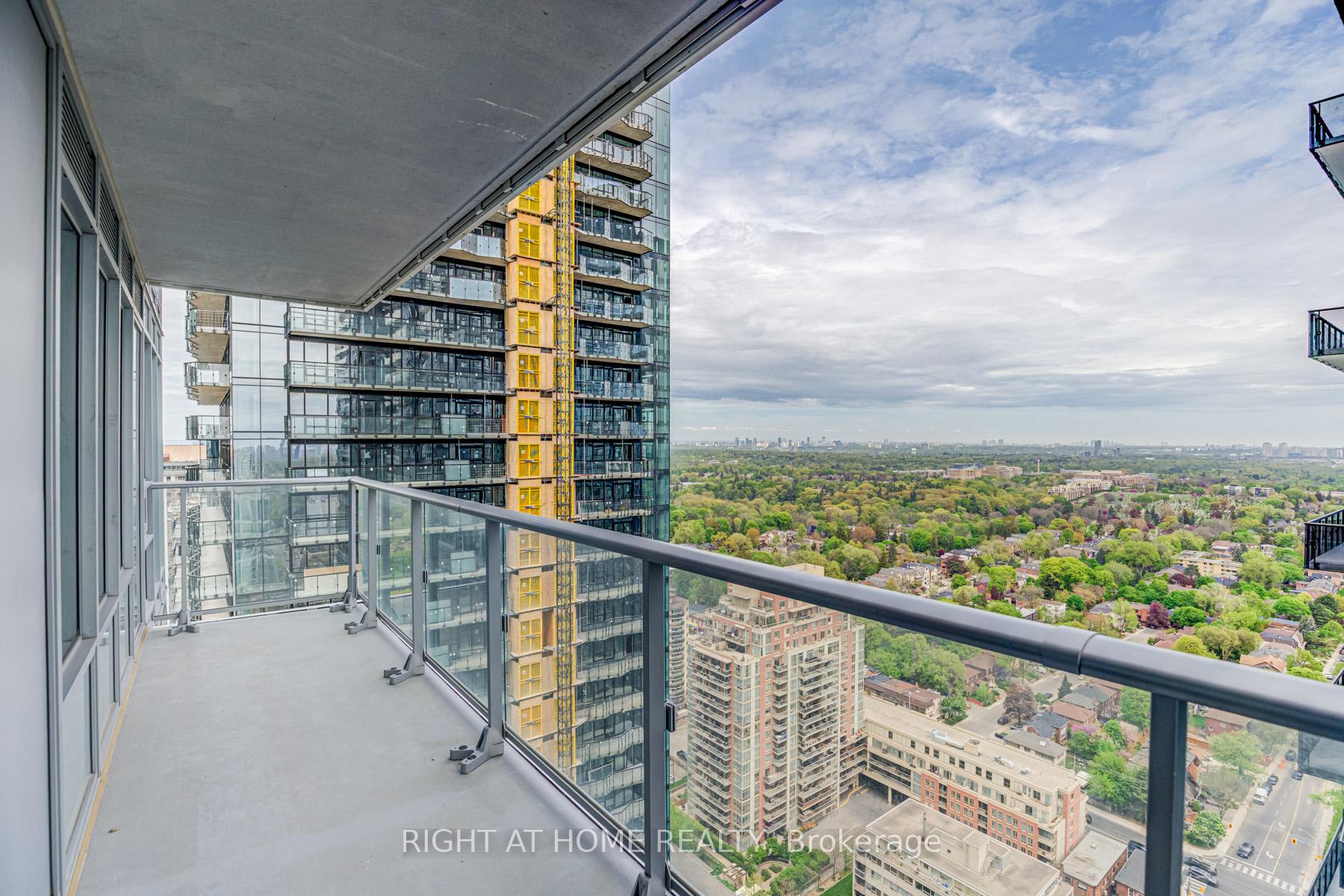 2 Bedrooms Condo at 99 Broadway, Toronto For sale