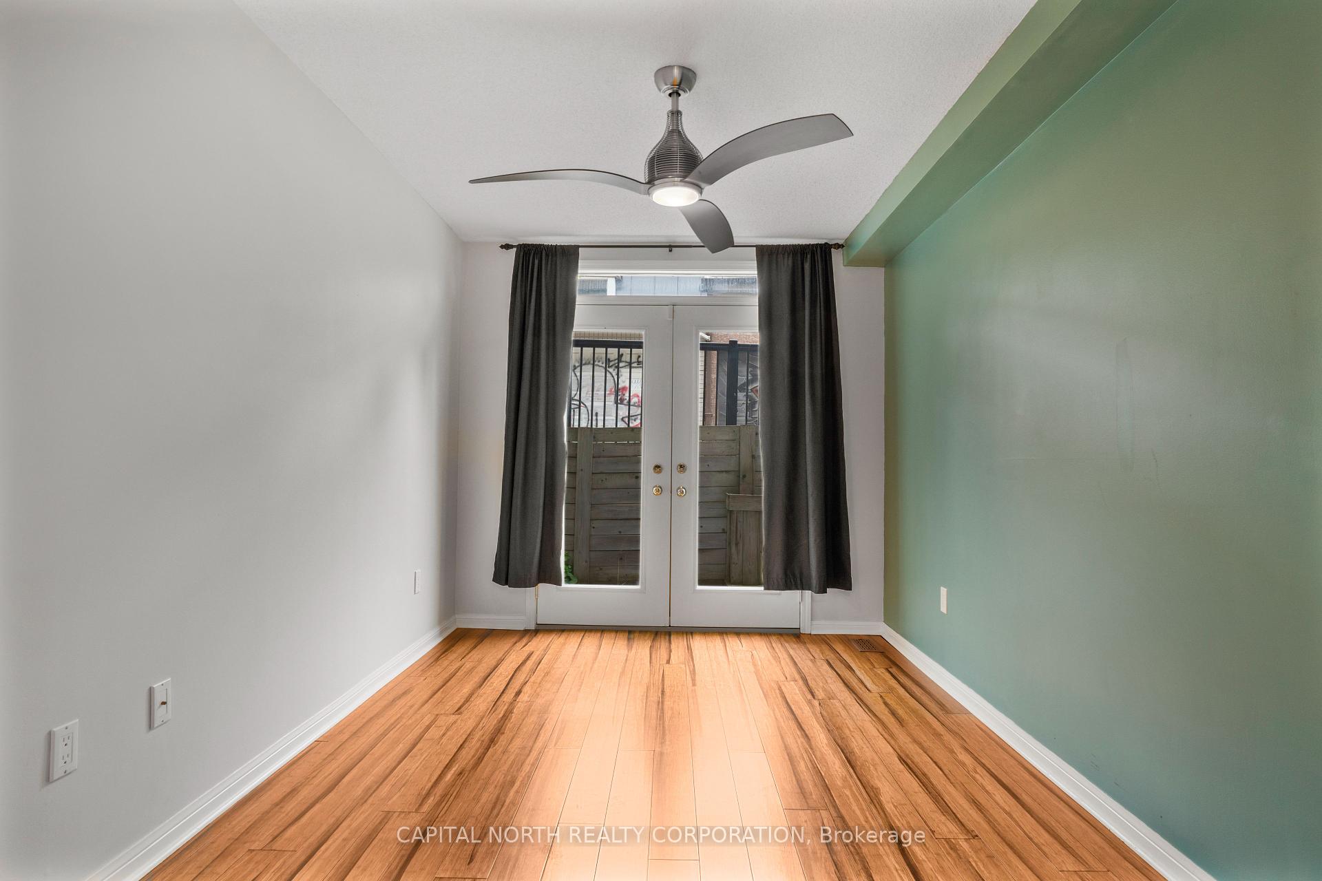 3 Bedrooms Condo at 51 Halton, Toronto For sale