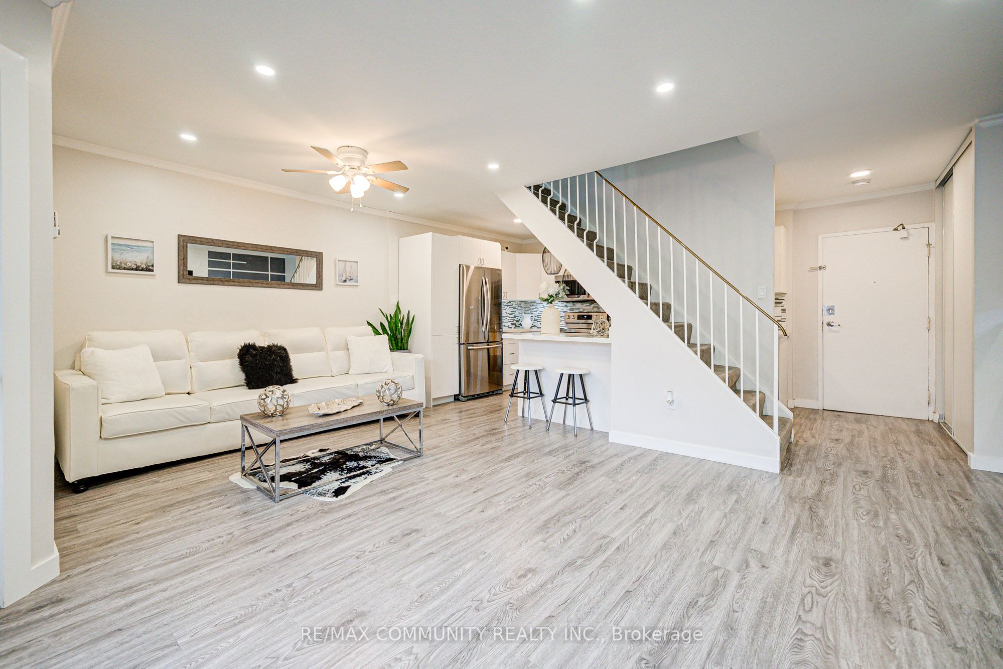 100 Mornelle Court, #1078