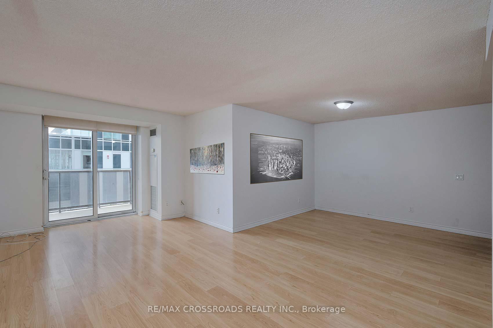 3 Bedrooms Condo at 5233 Dundas,  Toronto For sale