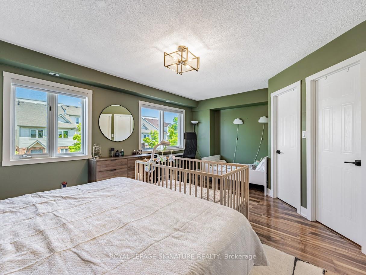 3 Bedrooms Condo at 1211 Parkwest, Mississauga For sale