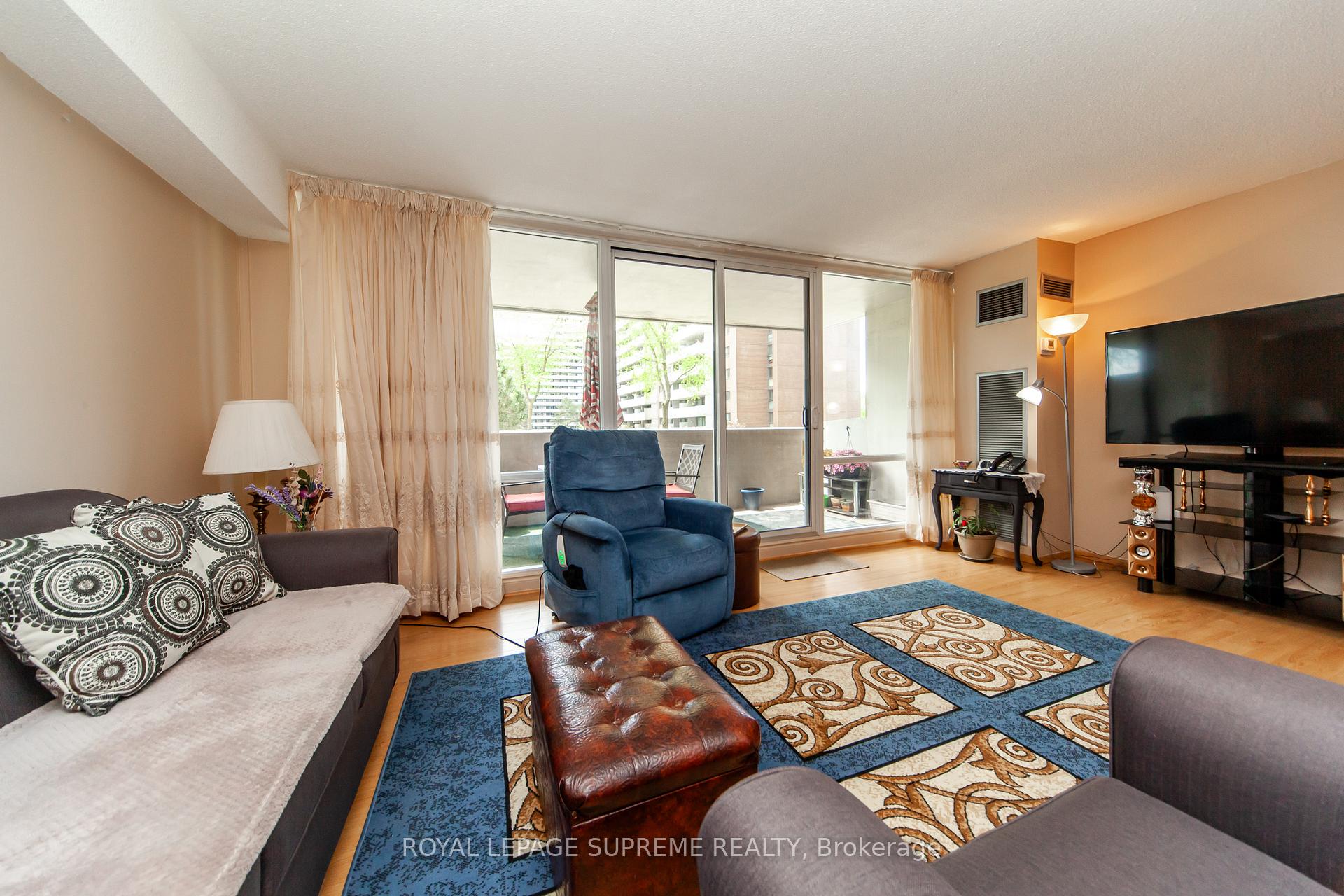 2 Bedrooms Condo at 270 Scarlett, Toronto For sale