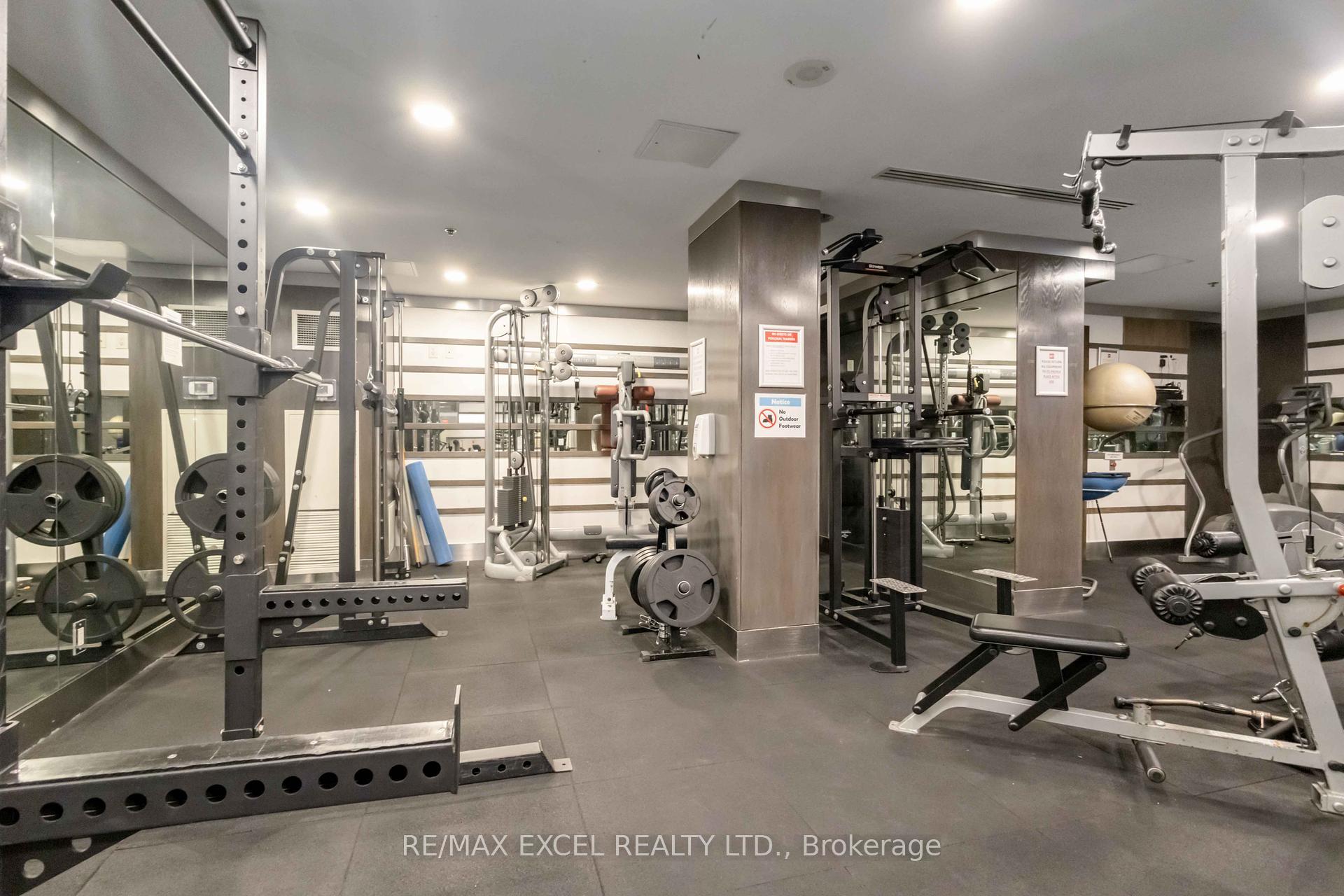 2 Bedrooms Condo at 21 Carlton, Toronto For sale