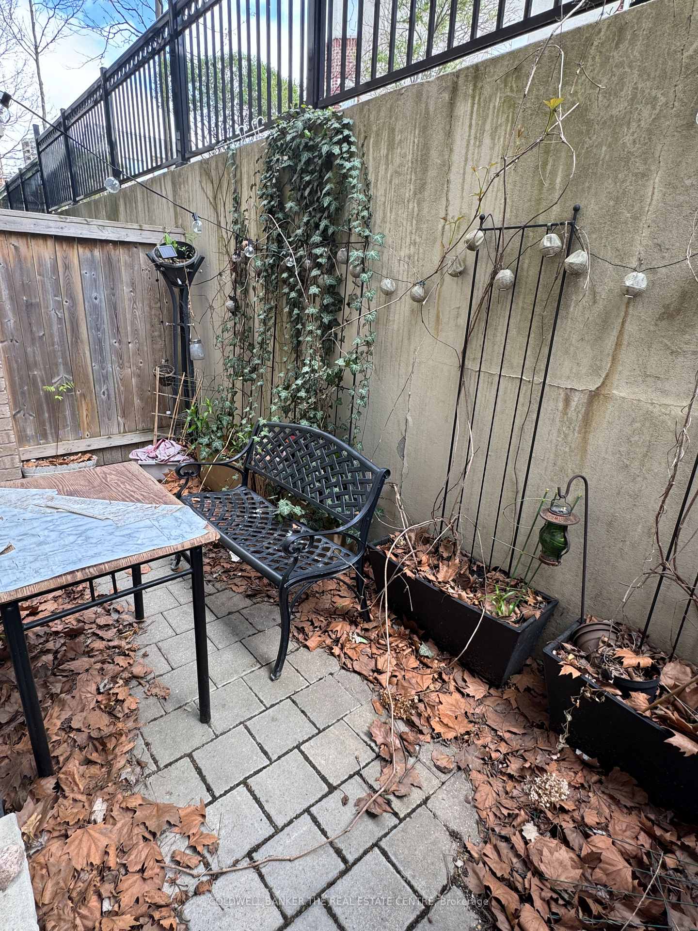 3 Bedrooms Condo at 19 Coneflower, Toronto For sale
