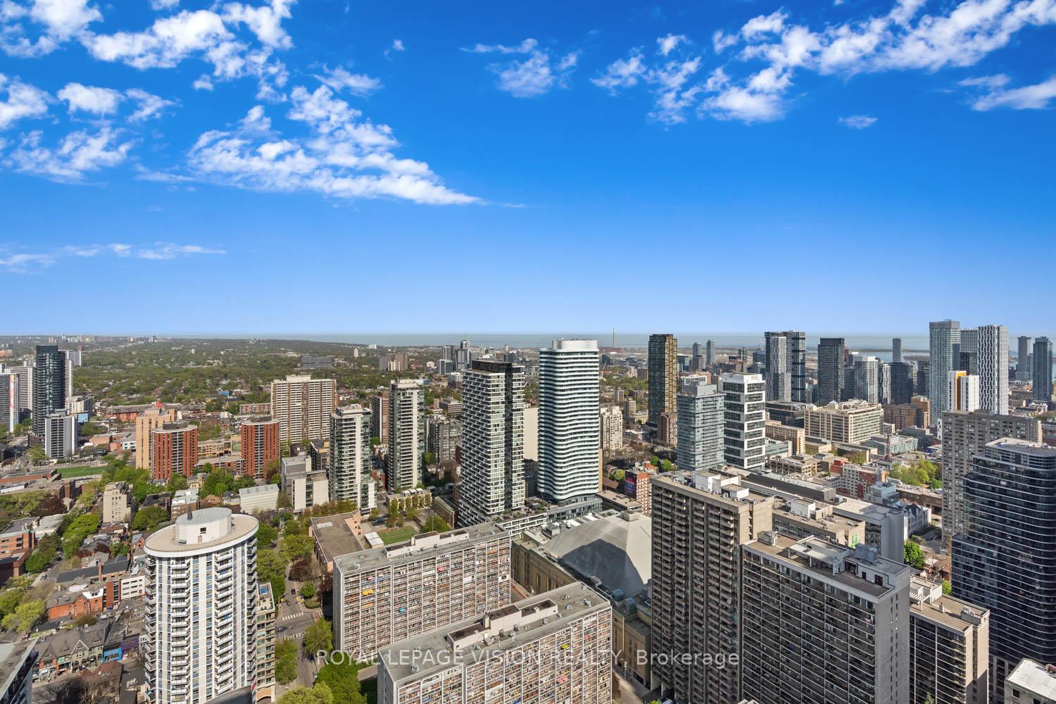 2 Bedrooms Condo at 501 Yonge, Toronto For sale