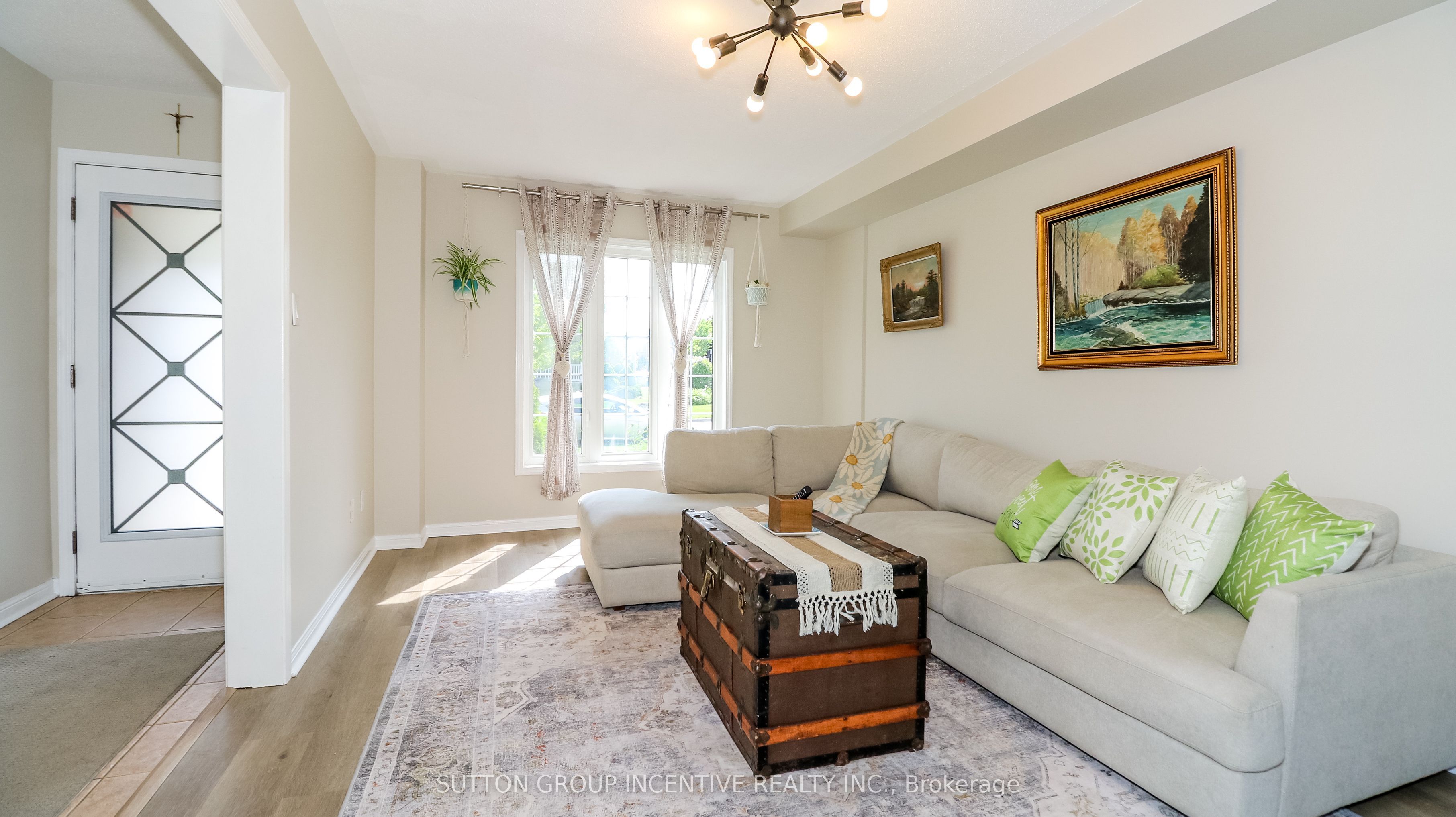 54 Succession Crescent W