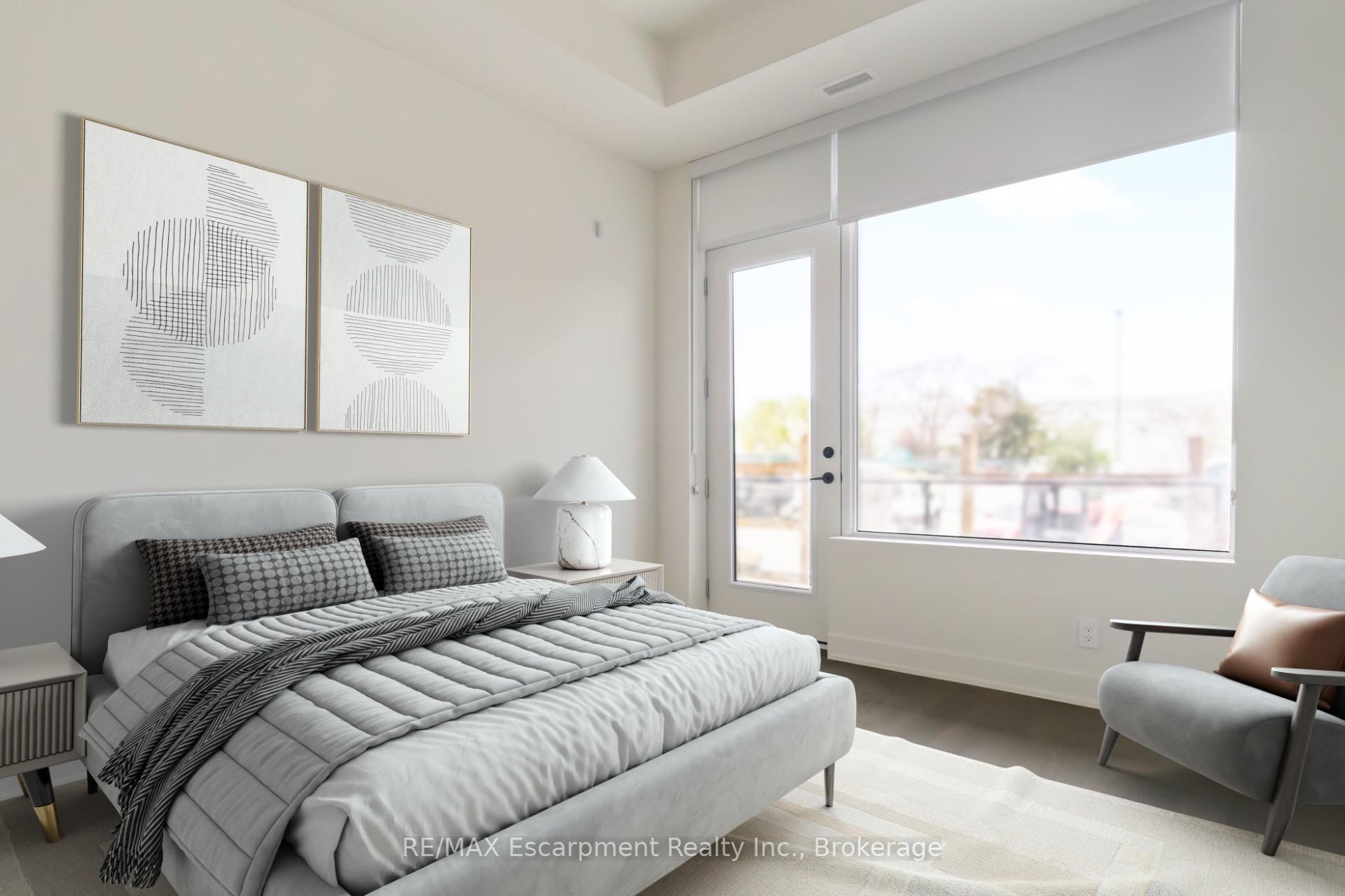 3 Bedrooms Condo at 123 Maurice, Oakville For sale