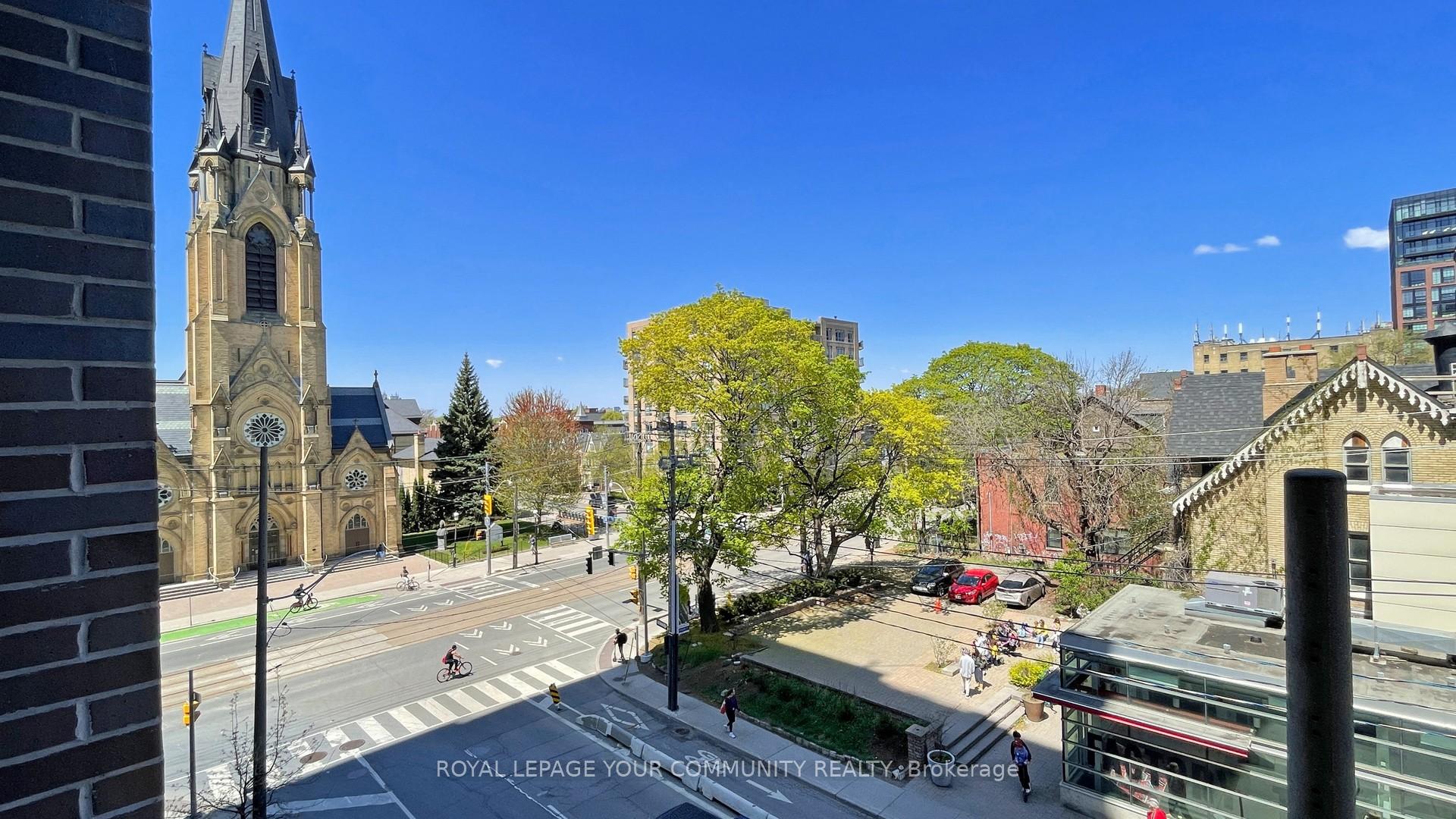 2 Bedrooms Condo at 111 Bathurst, Toronto For sale