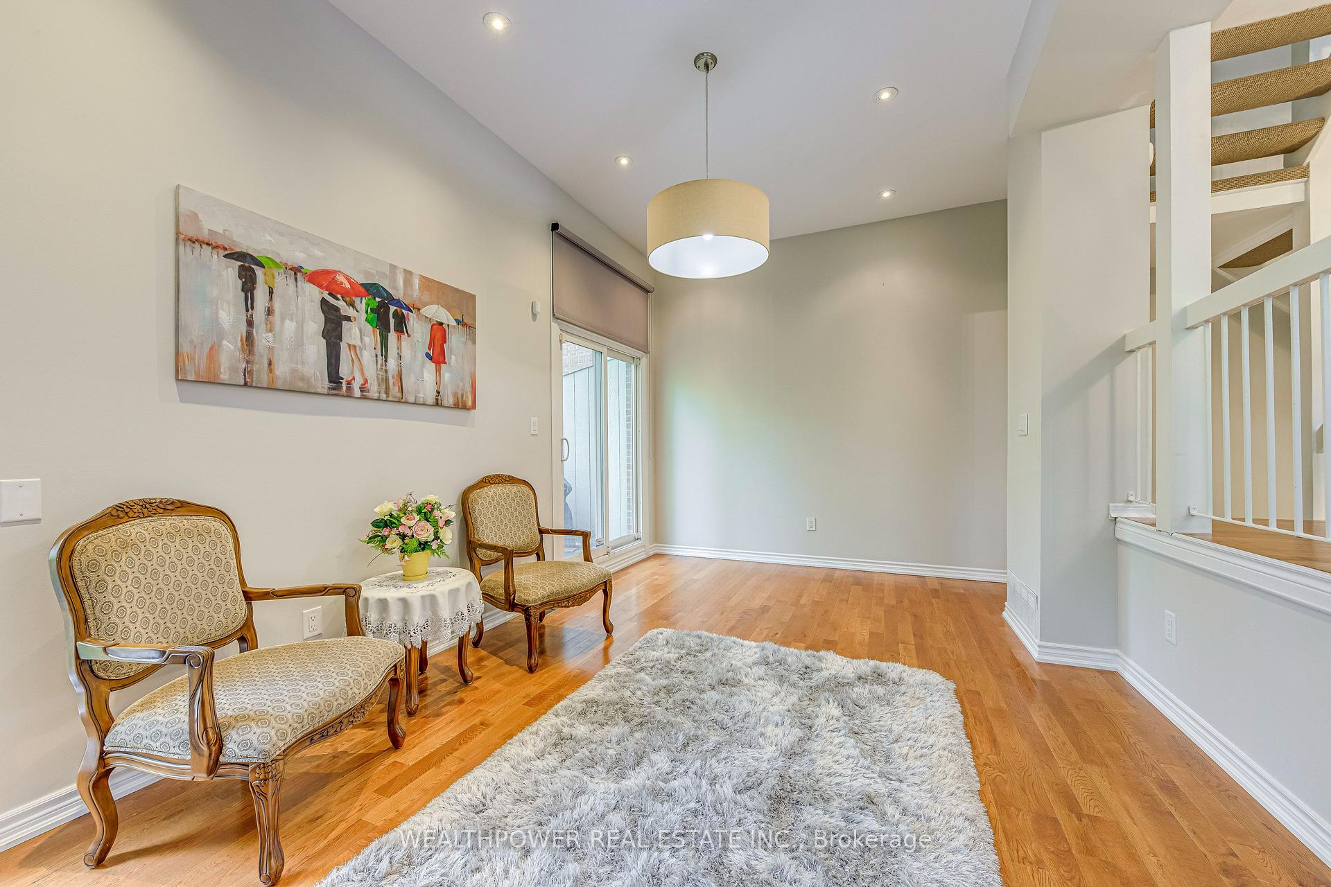 3 Bedrooms Condo at 1250 Marlborough, Oakville For sale