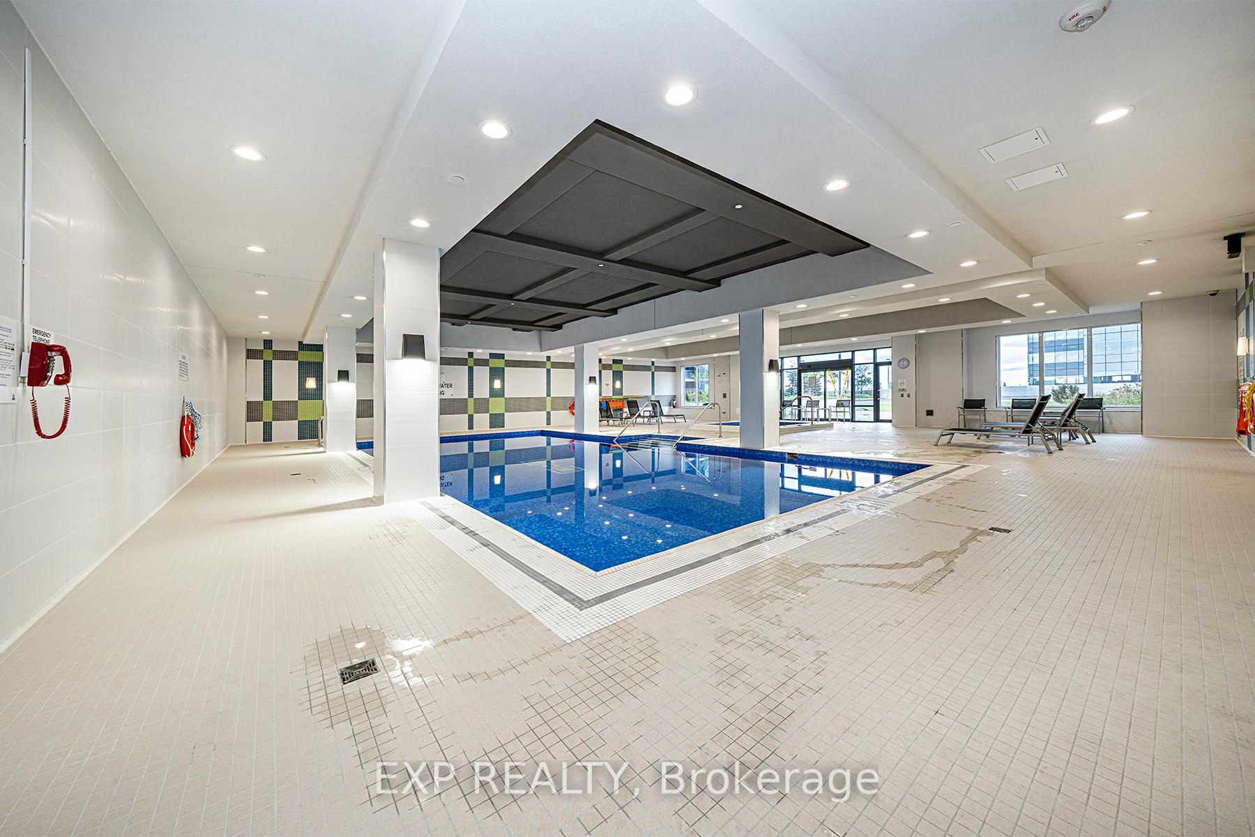 2 Bedrooms Condo at 3600 Highway 7, Vaughan For sale