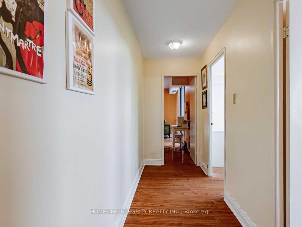 3 Bedrooms Condo at 150 Neptune, Toronto For sale