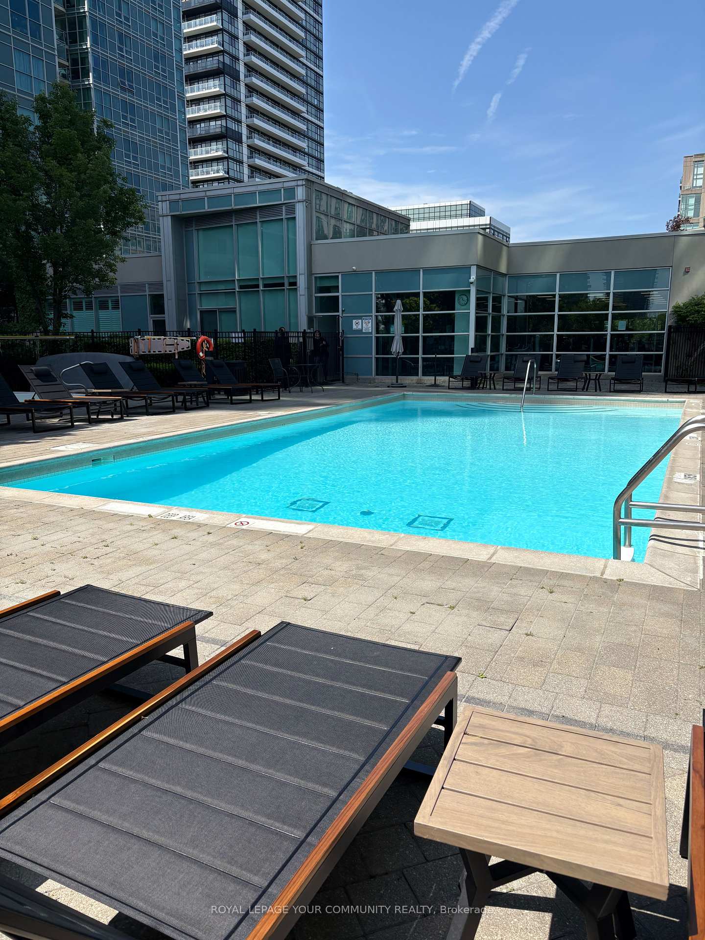2 Bedrooms Condo at 165 Legion, Toronto For sale
