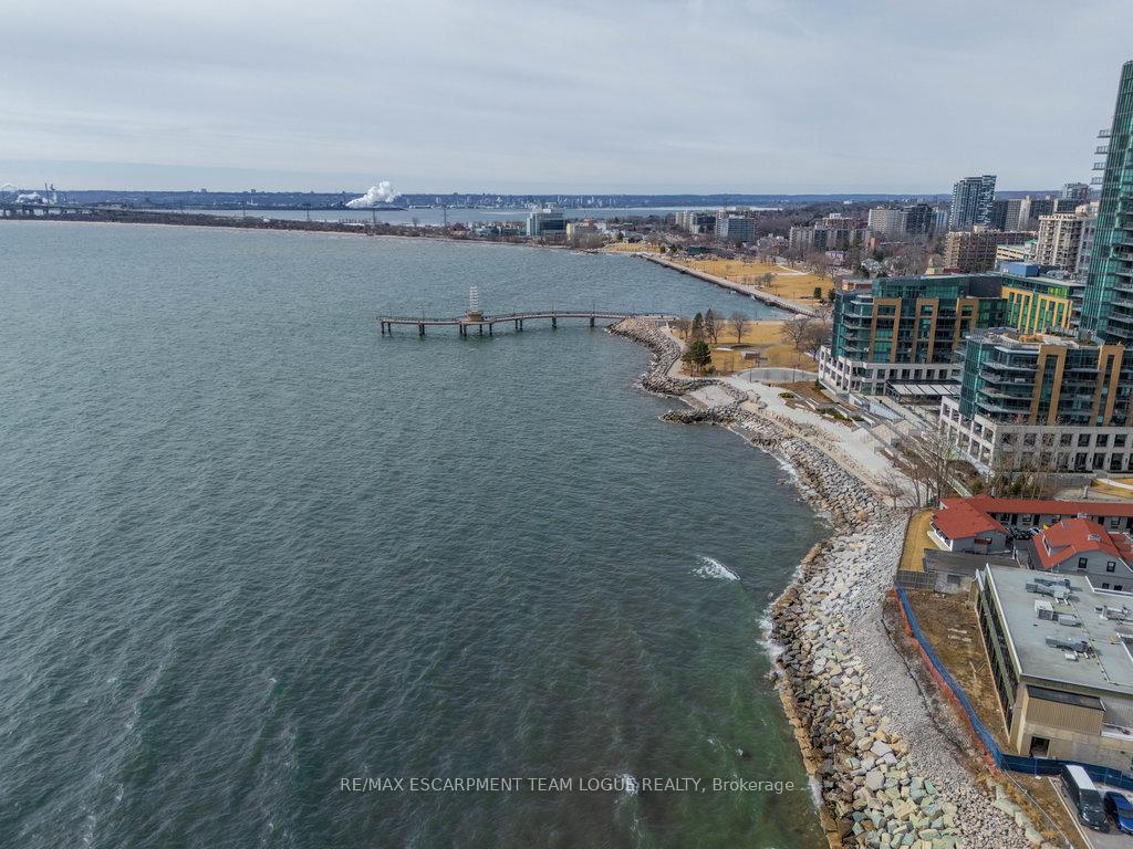 2 Bedrooms Condo at 2121 Lakeshore,  Burlington For sale