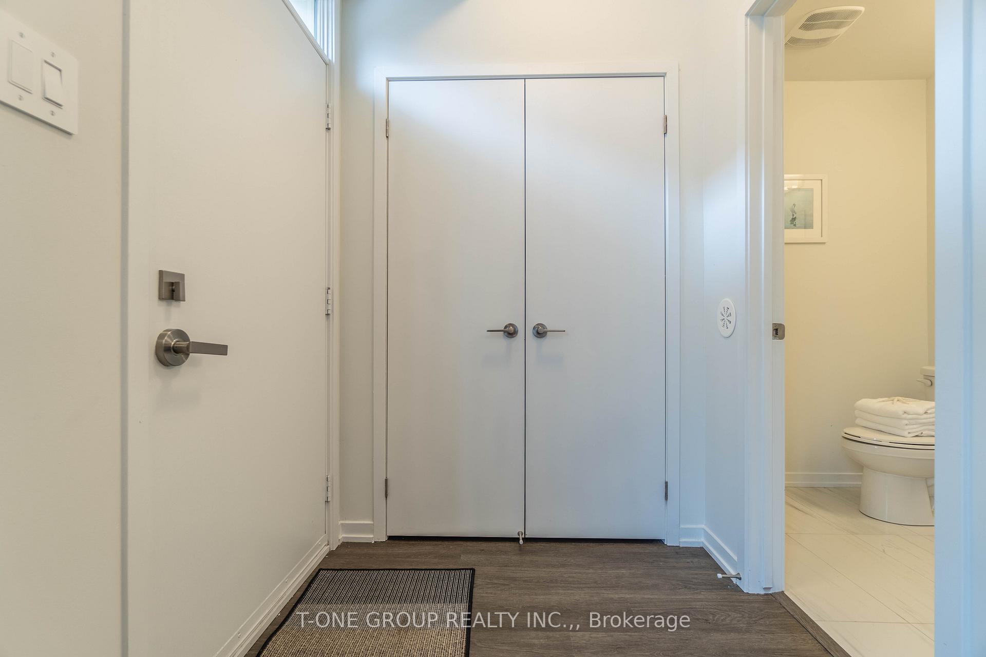 3 Bedrooms Condo at 10 Almond Blossom, Vaughan For sale