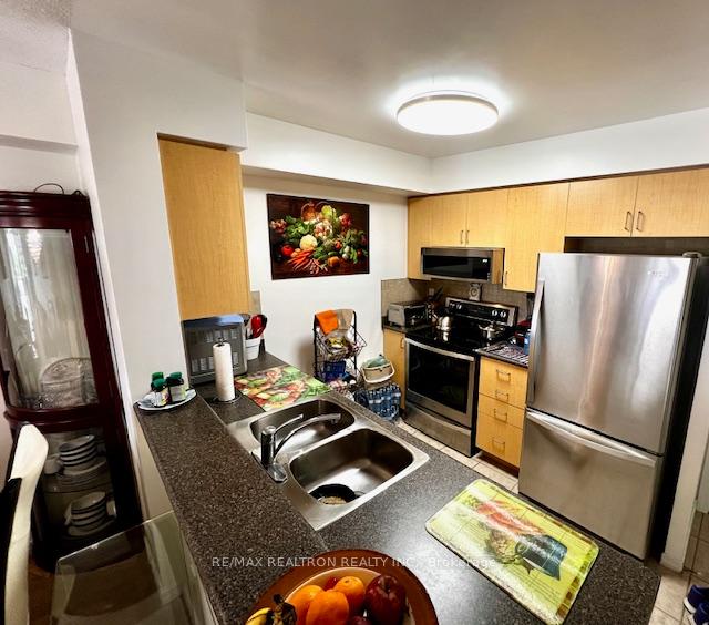 2 Bedrooms Condo at 3650 Kingston, Toronto For sale