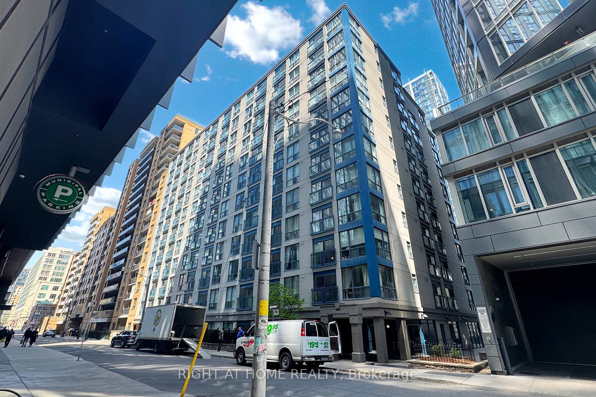 1 Bedroom Condo at 75 Dalhousie, Toronto For sale