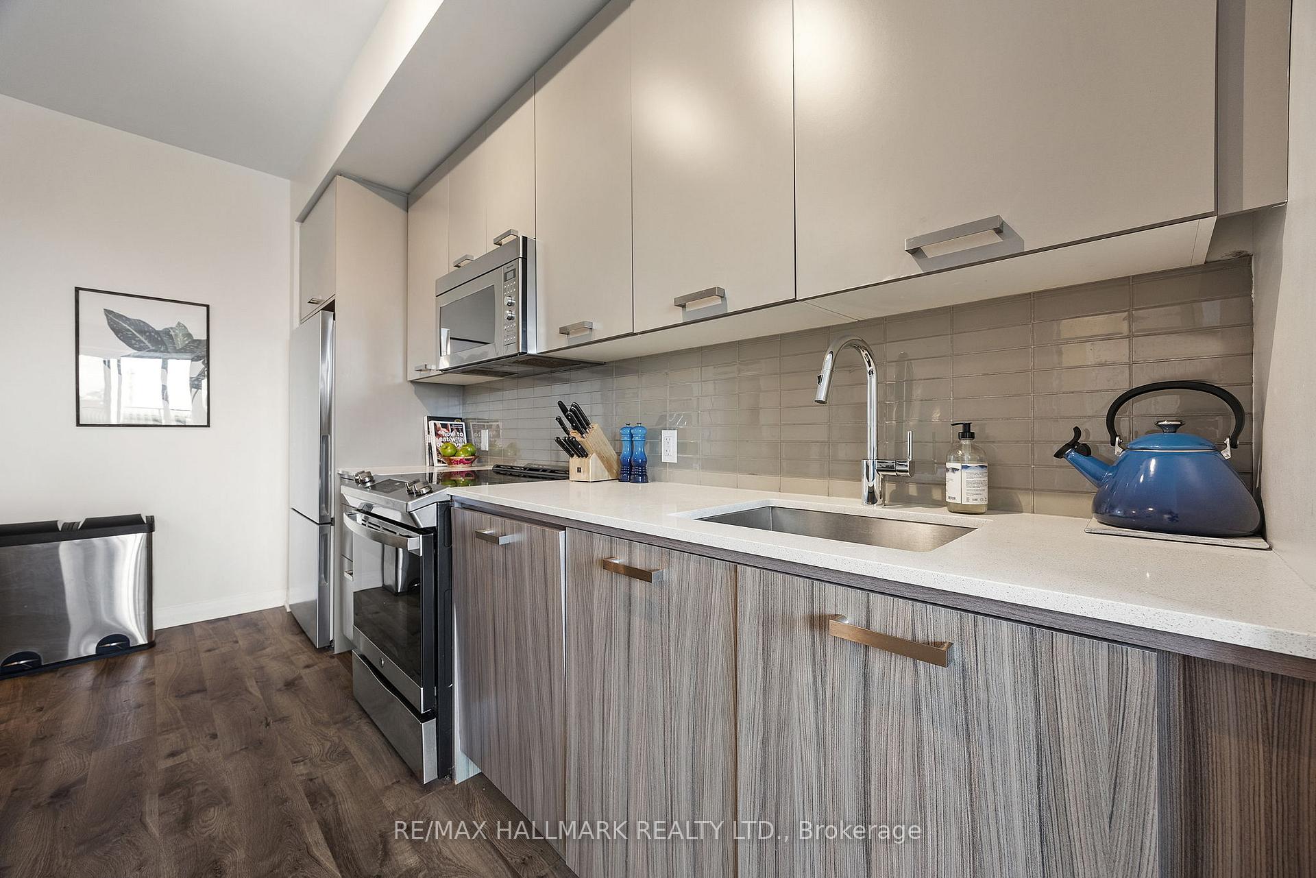 3 Bedrooms Condo at 1630 Queen, Toronto For sale